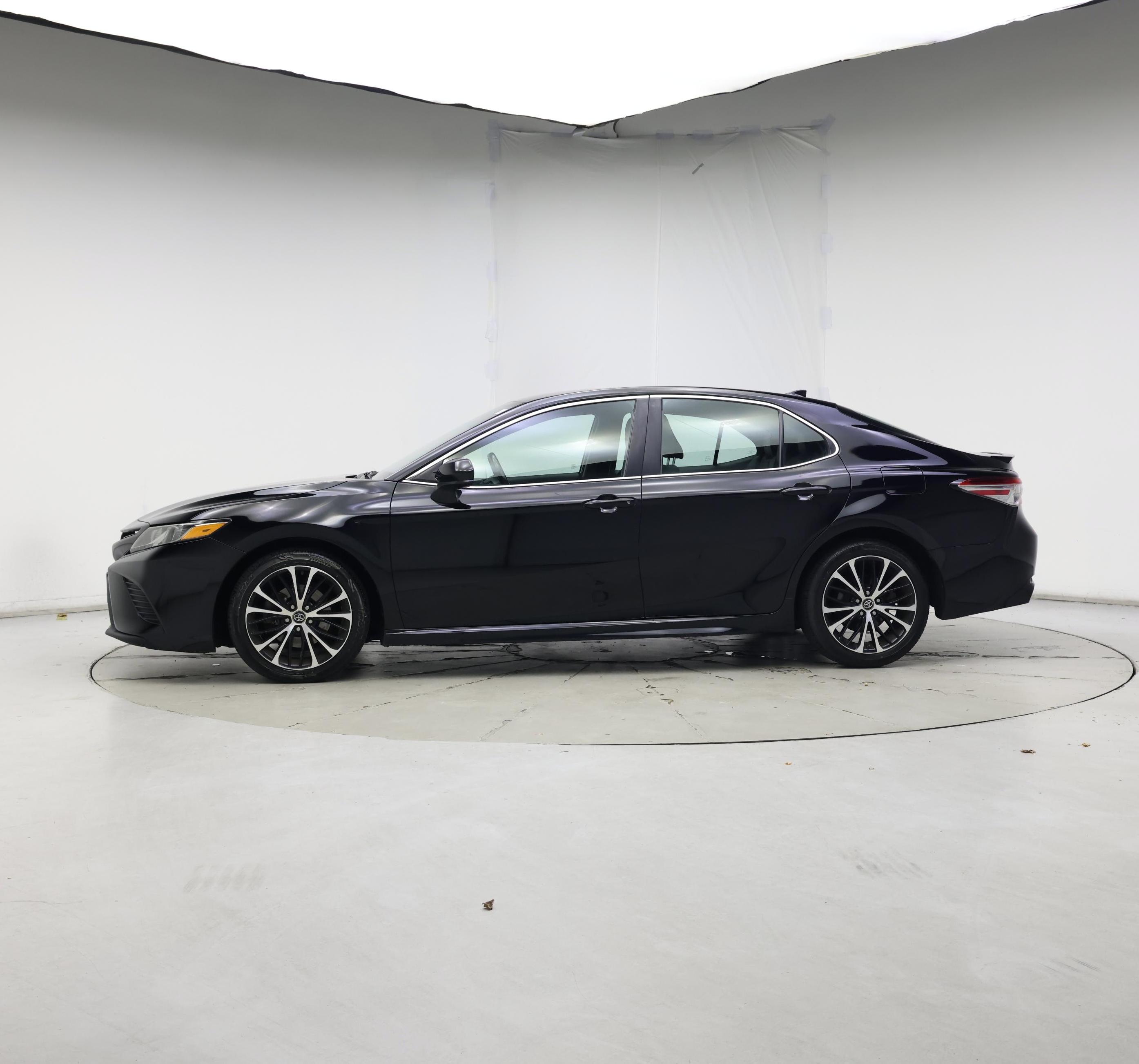 Thumbnail: 2019 Toyota Camry - 3