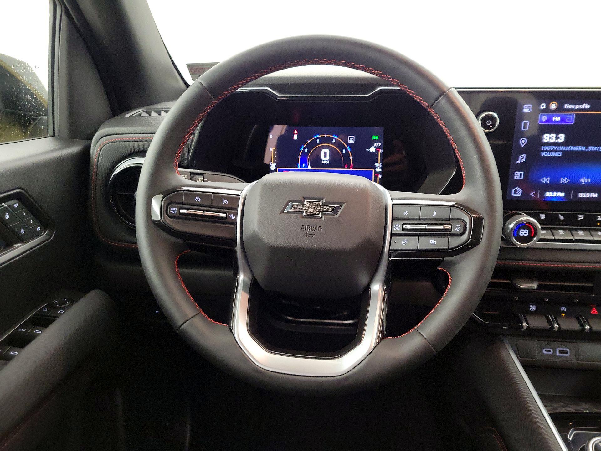 Thumbnail: 2023 Chevrolet Colorado - 10