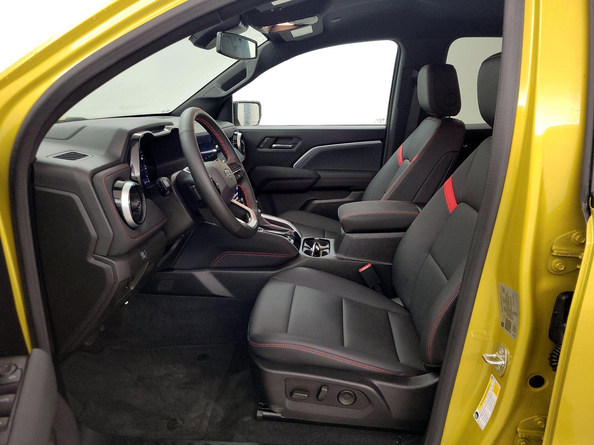 Thumbnail: 2023 Chevrolet Colorado - 11