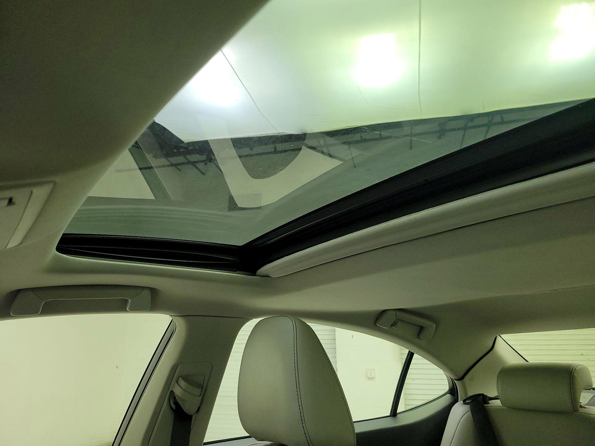 Thumbnail: 2015 Lexus ES - 20