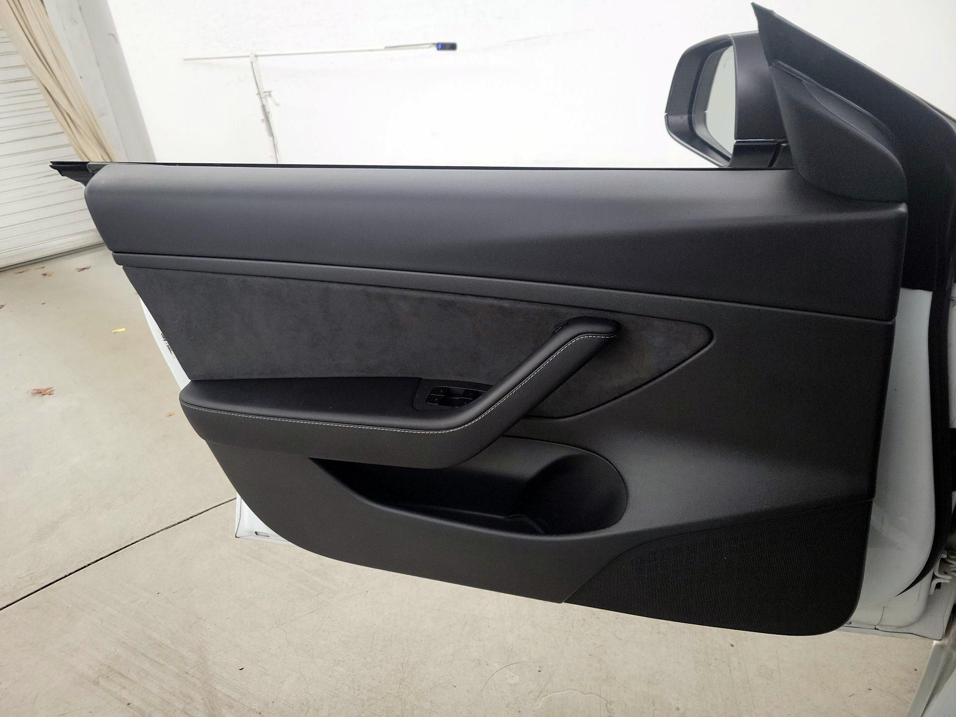 Thumbnail: 2021 Tesla Model 3 - 12