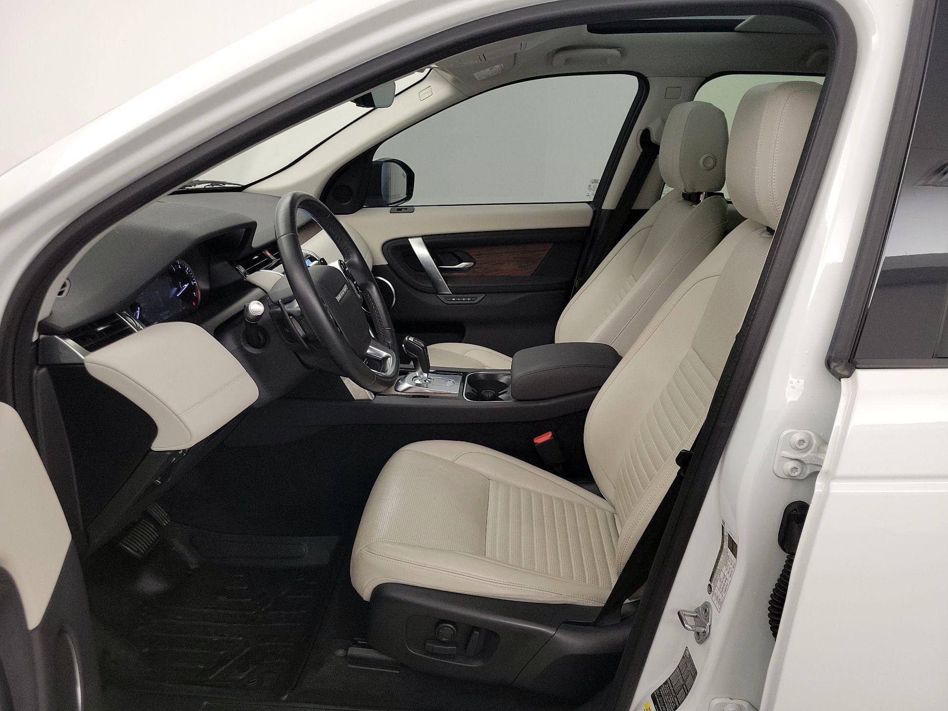 Thumbnail: 2020 Land Rover Discovery Sport - 11