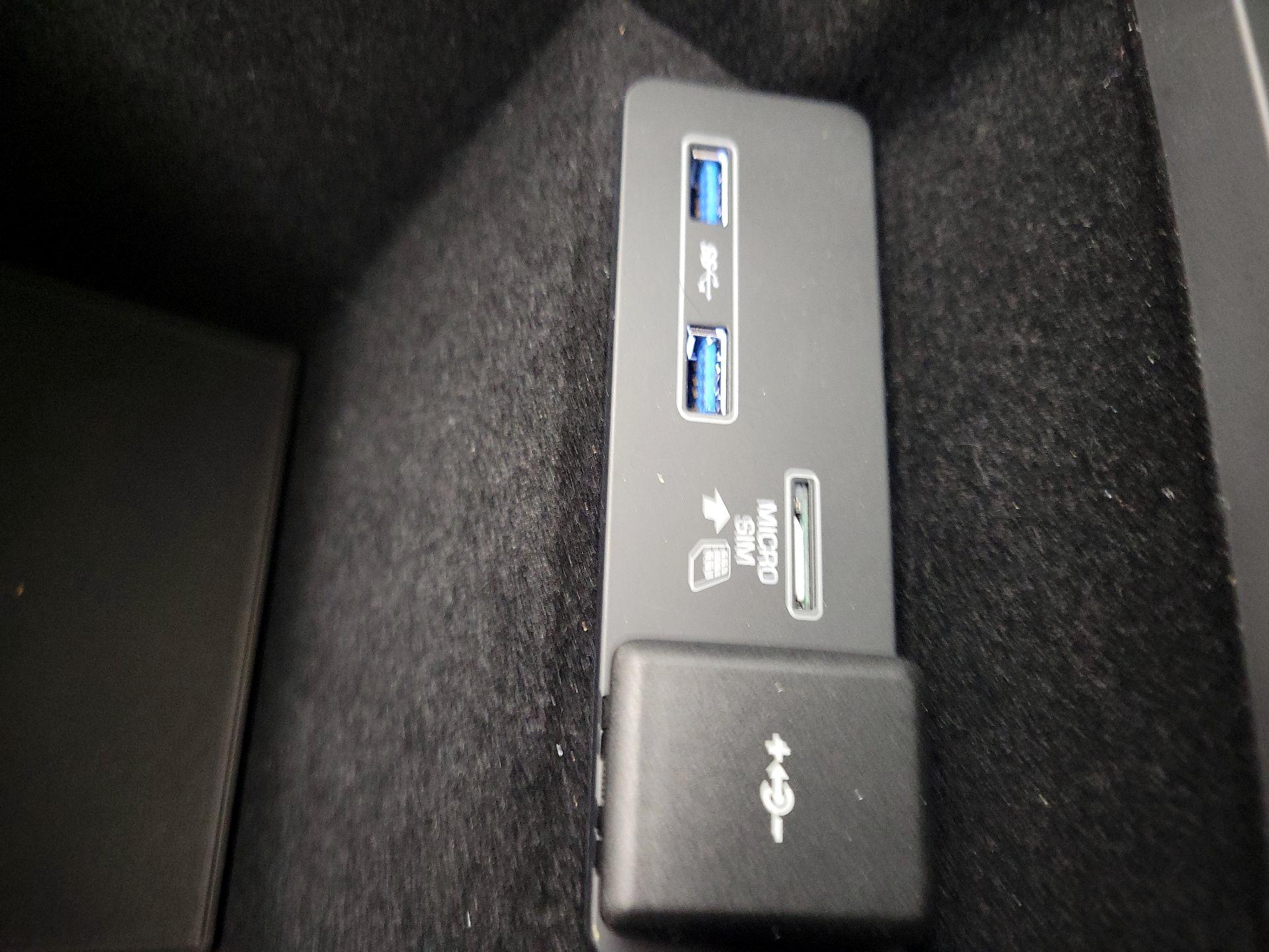 Thumbnail: 2020 Land Rover Discovery Sport - 18