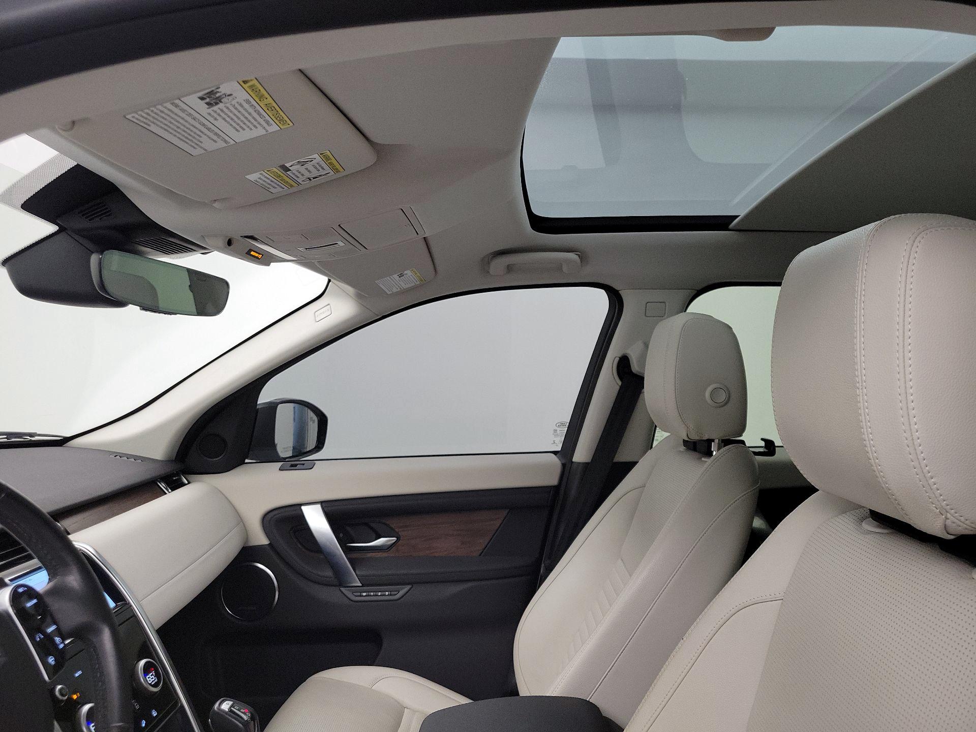 Thumbnail: 2020 Land Rover Discovery Sport - 19