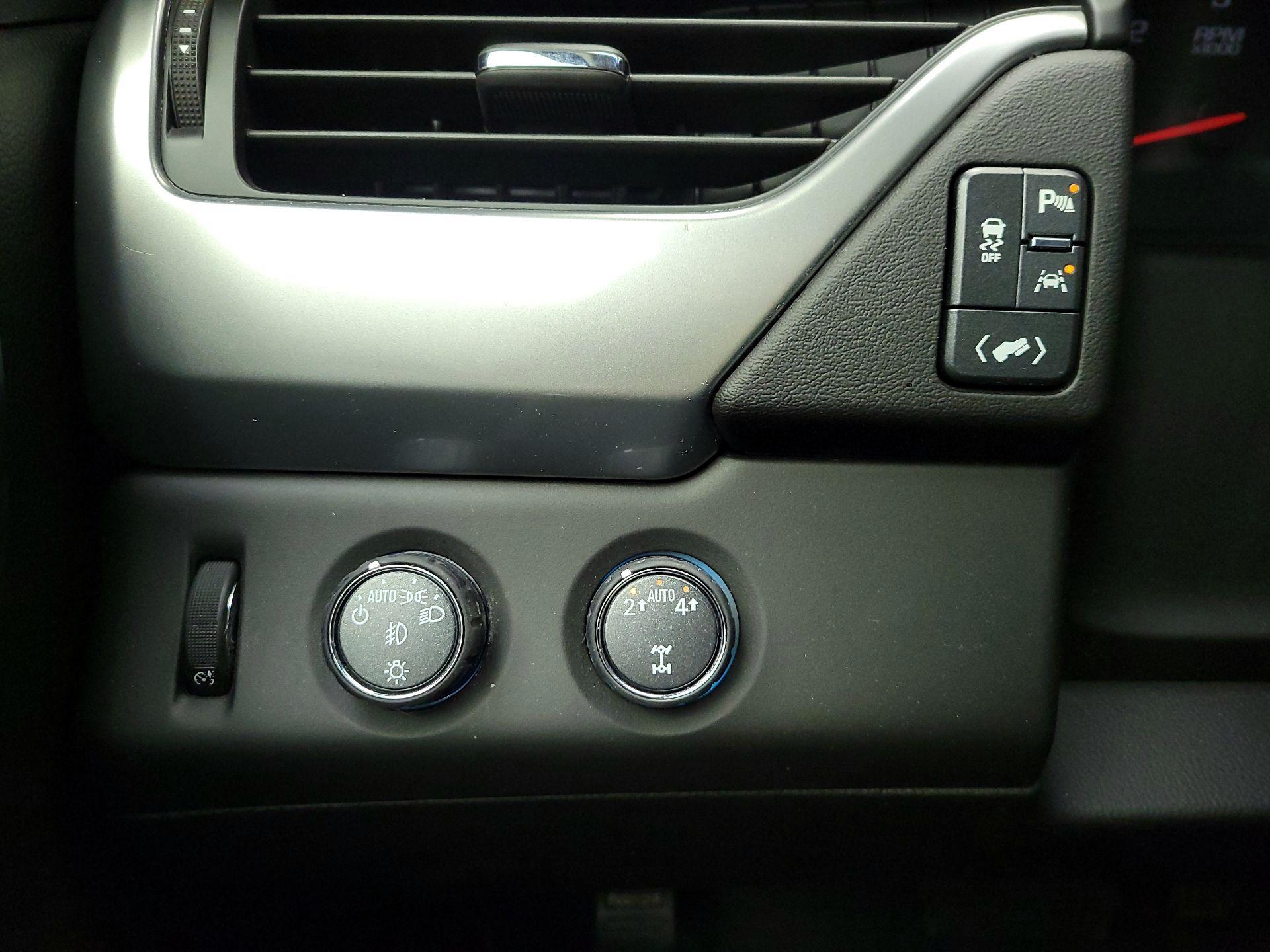 Thumbnail: 2019 Chevrolet Tahoe - 13