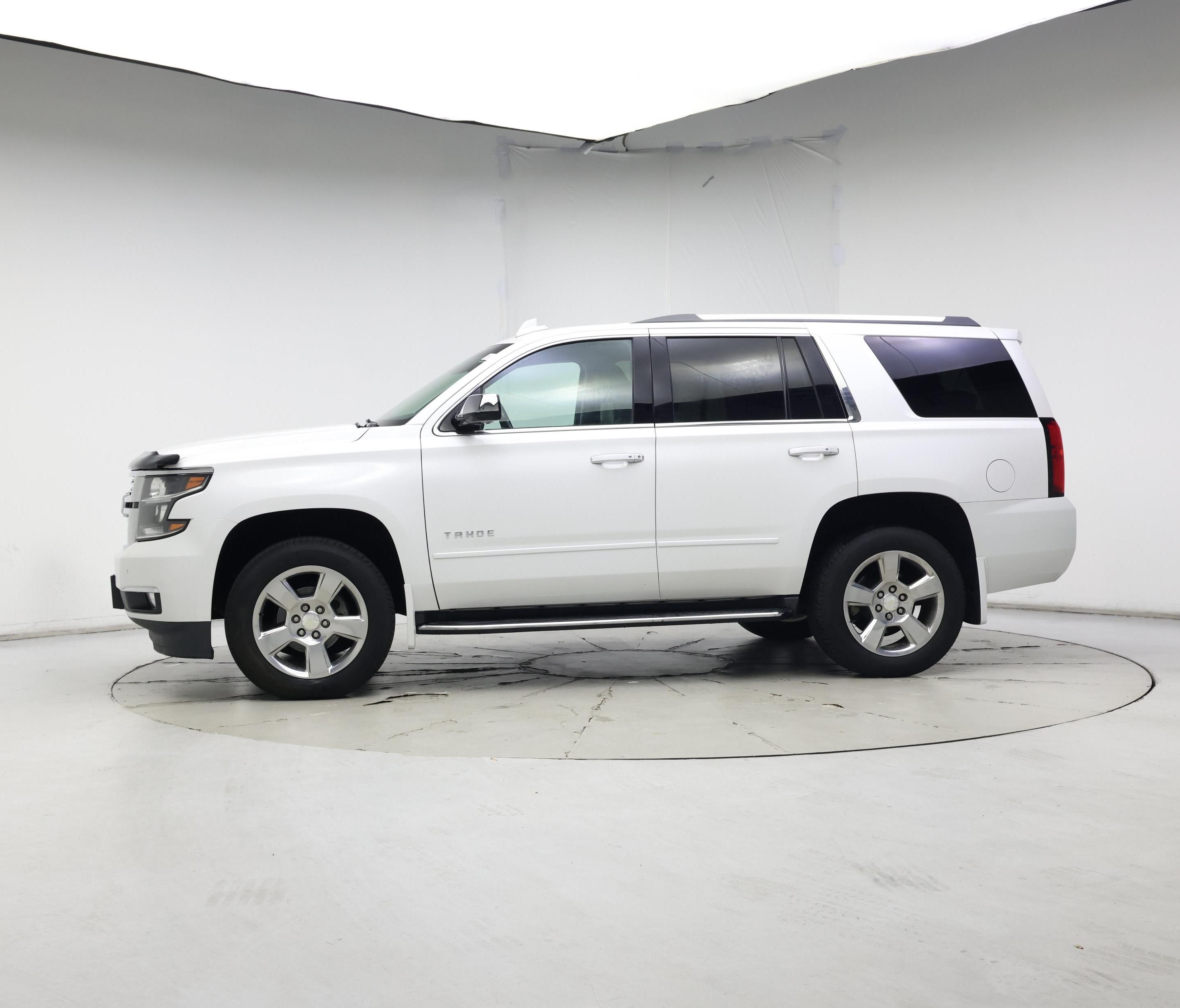 Thumbnail: 2019 Chevrolet Tahoe - 3