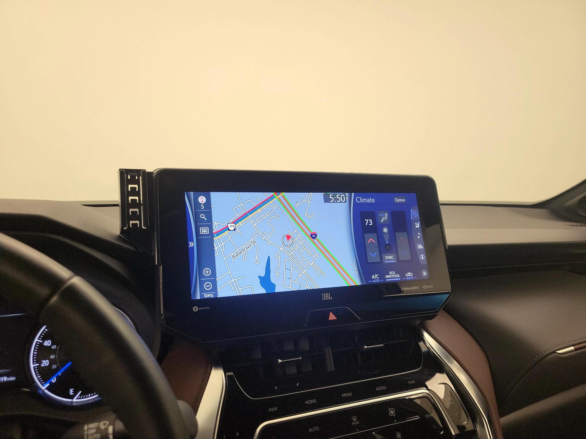 Thumbnail: 2021 Toyota Venza - 14