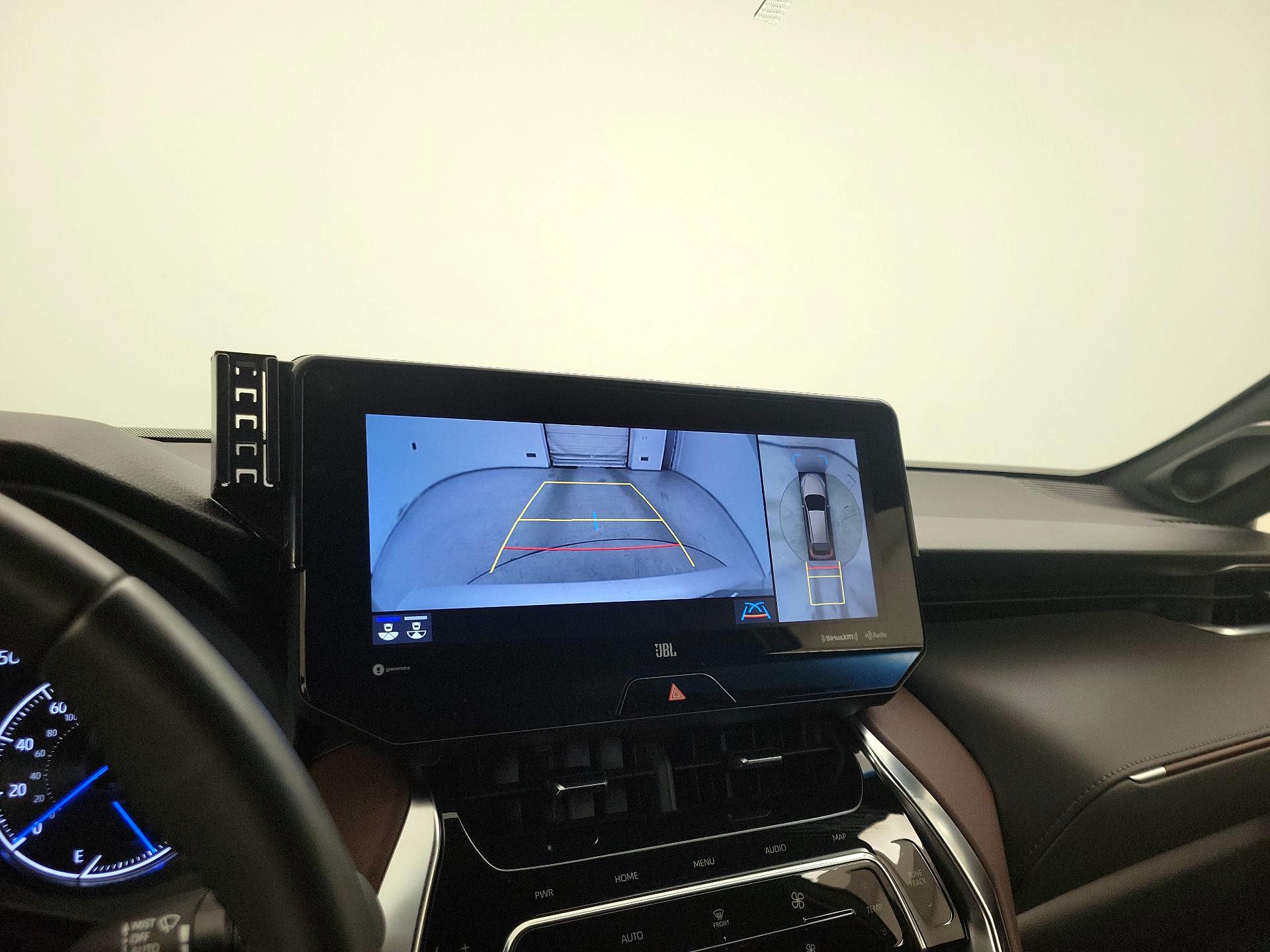 Thumbnail: 2021 Toyota Venza - 15