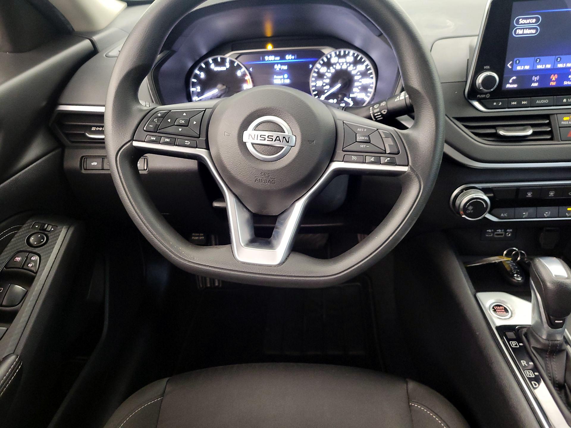 Thumbnail: 2020 Nissan Altima - 10