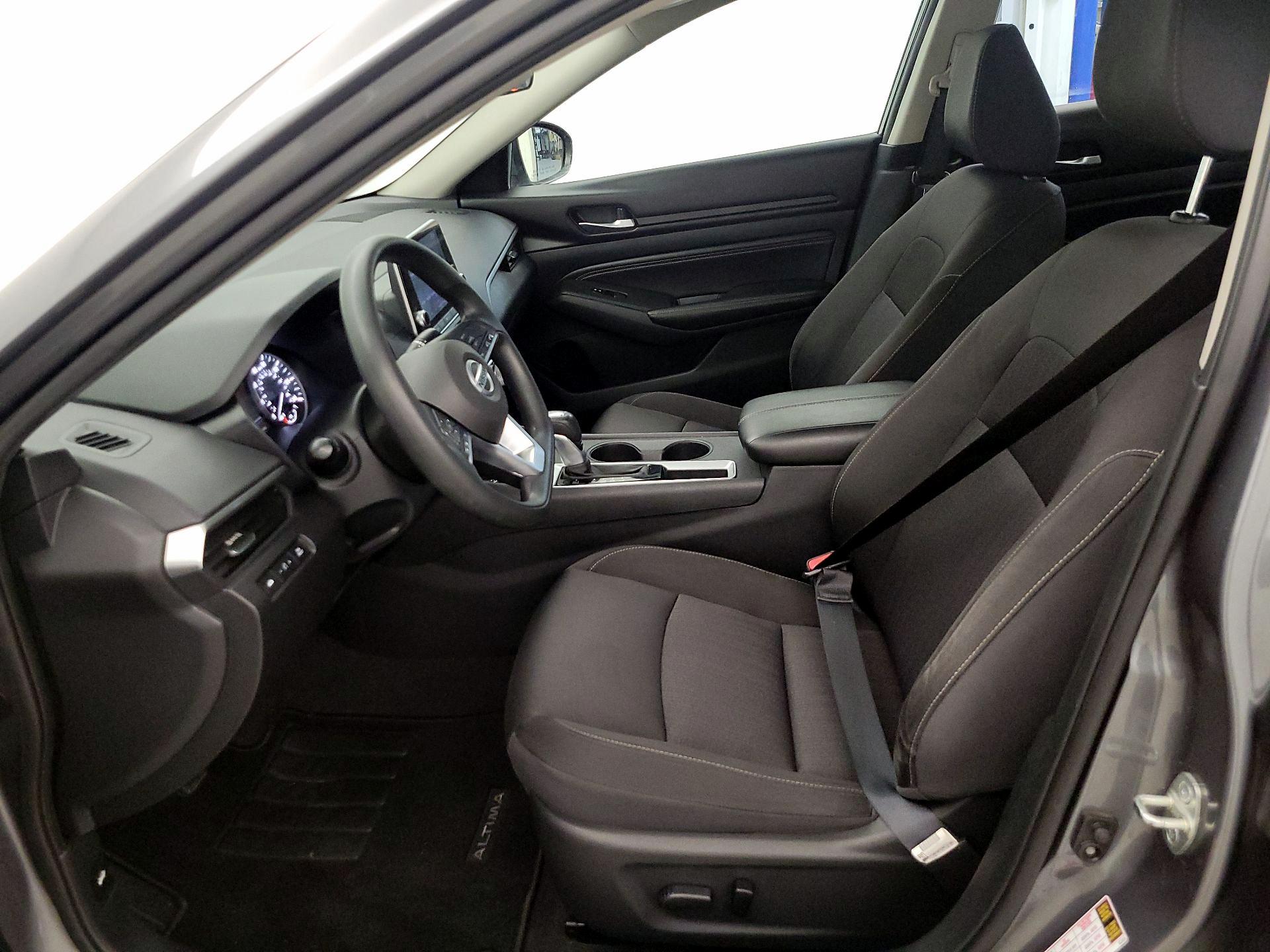 Thumbnail: 2020 Nissan Altima - 11