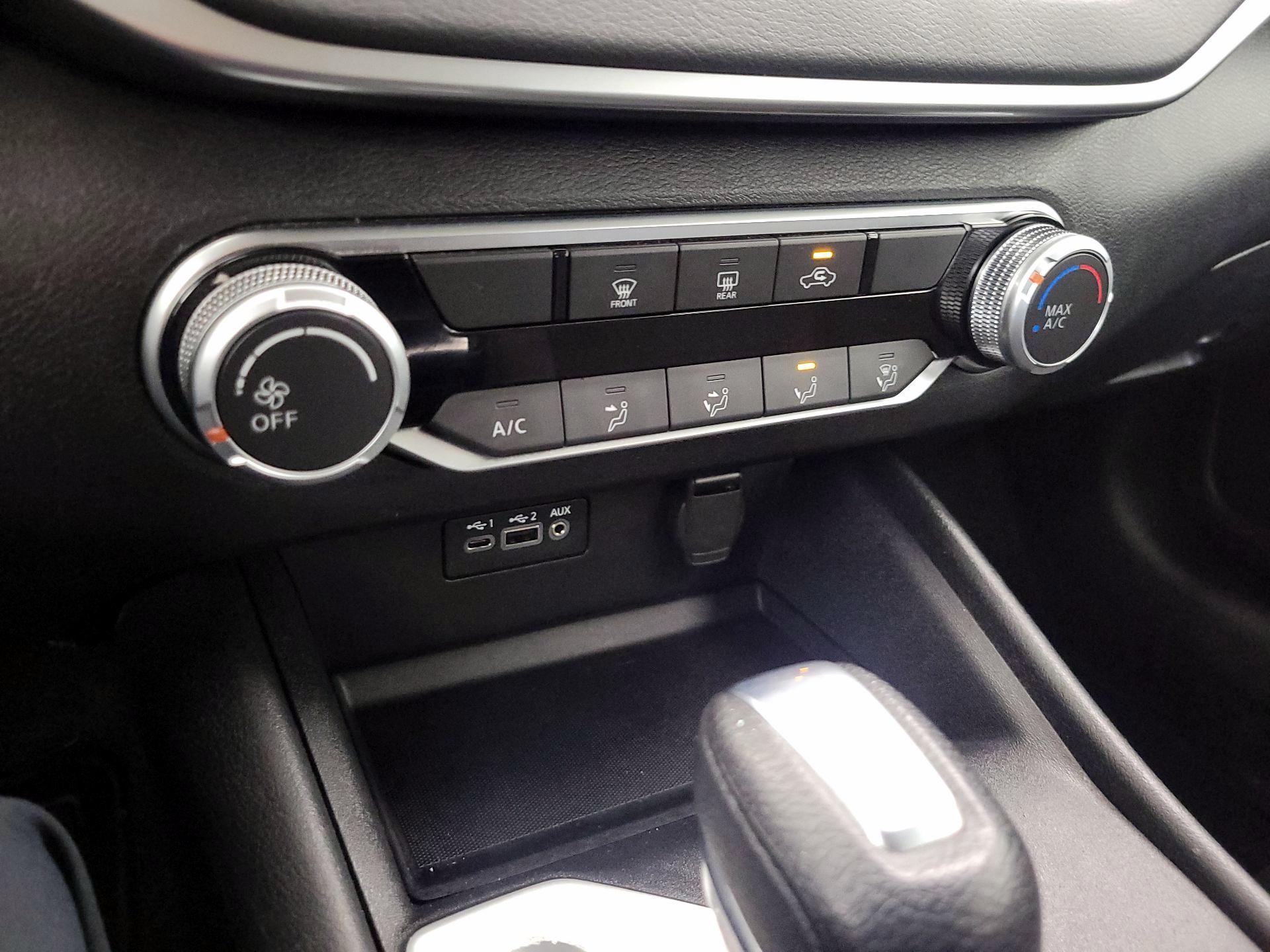 Thumbnail: 2020 Nissan Altima - 16