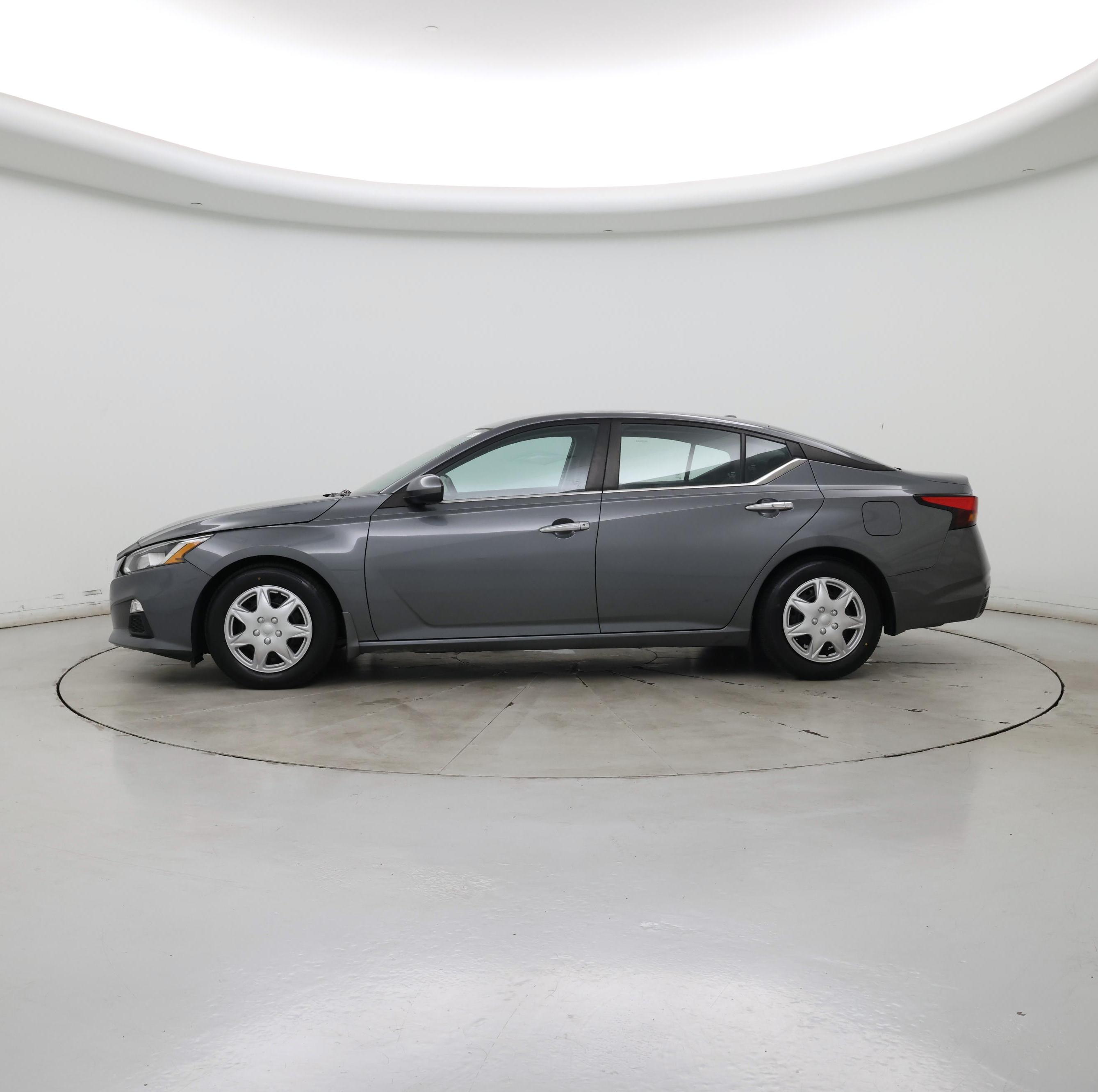 Thumbnail: 2020 Nissan Altima - 3