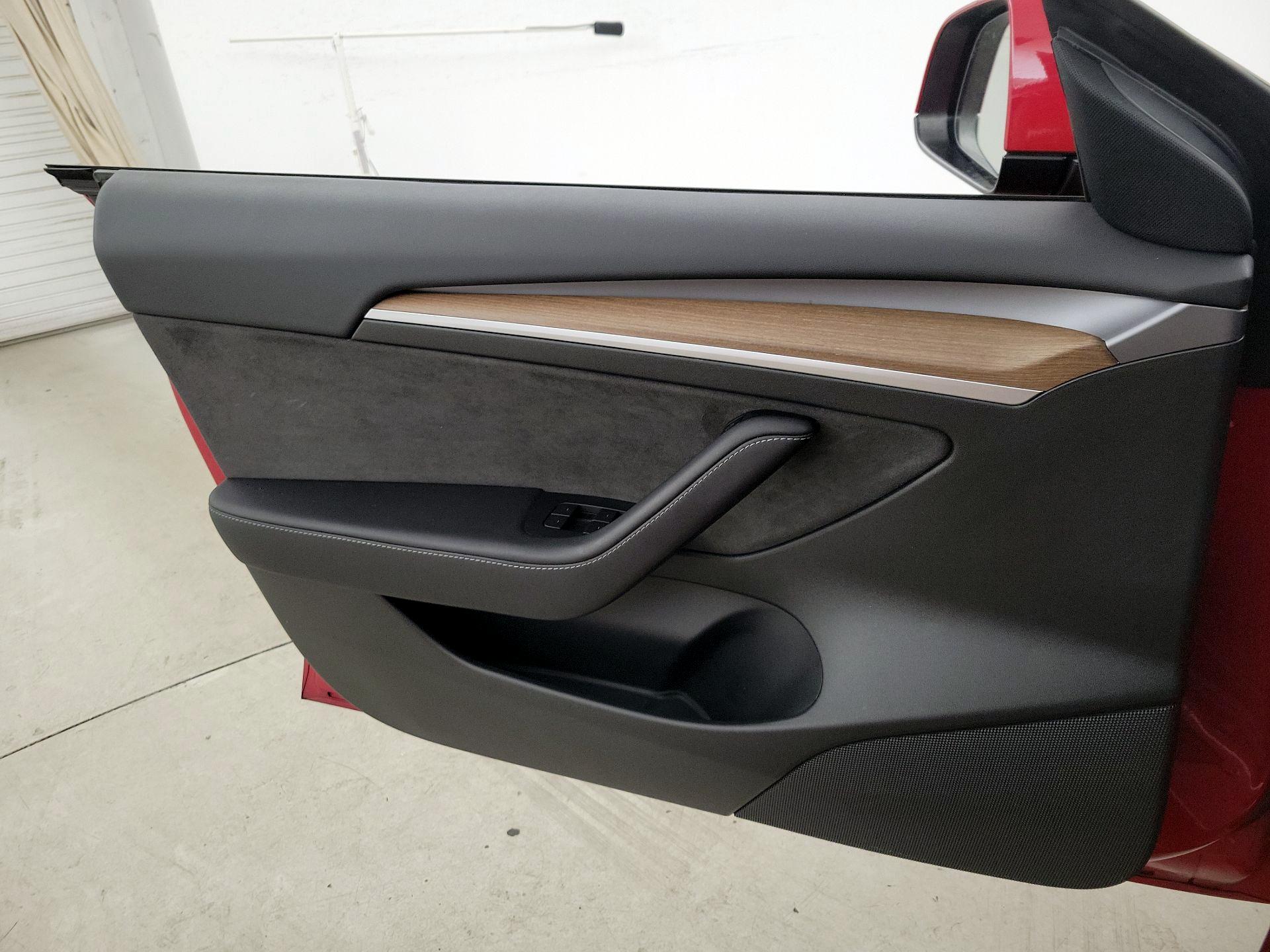 Thumbnail: 2023 Tesla Model 3 - 12