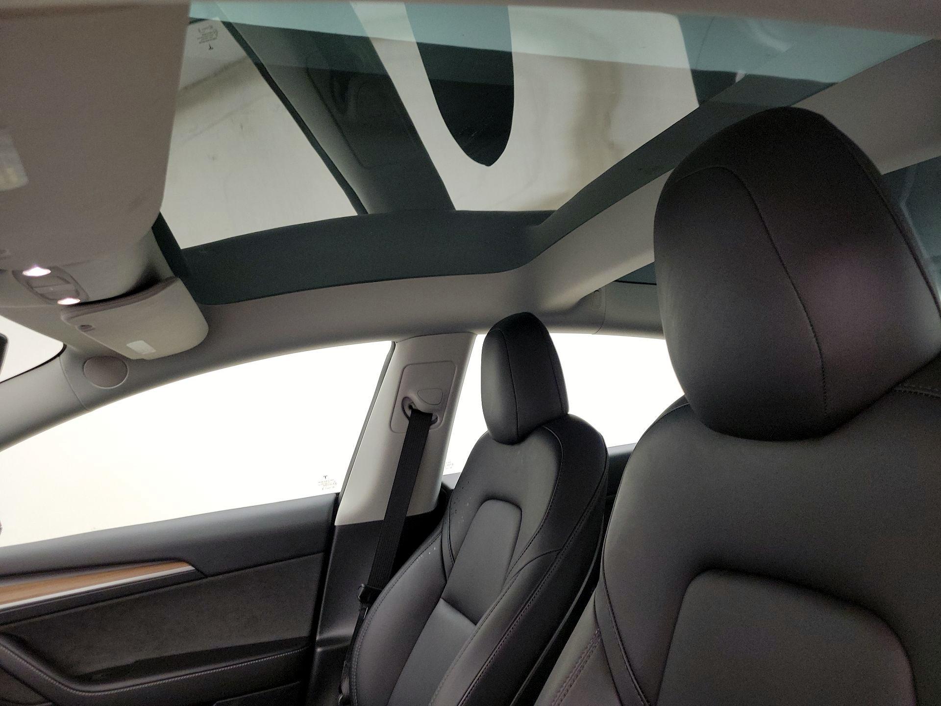 Thumbnail: 2023 Tesla Model 3 - 17