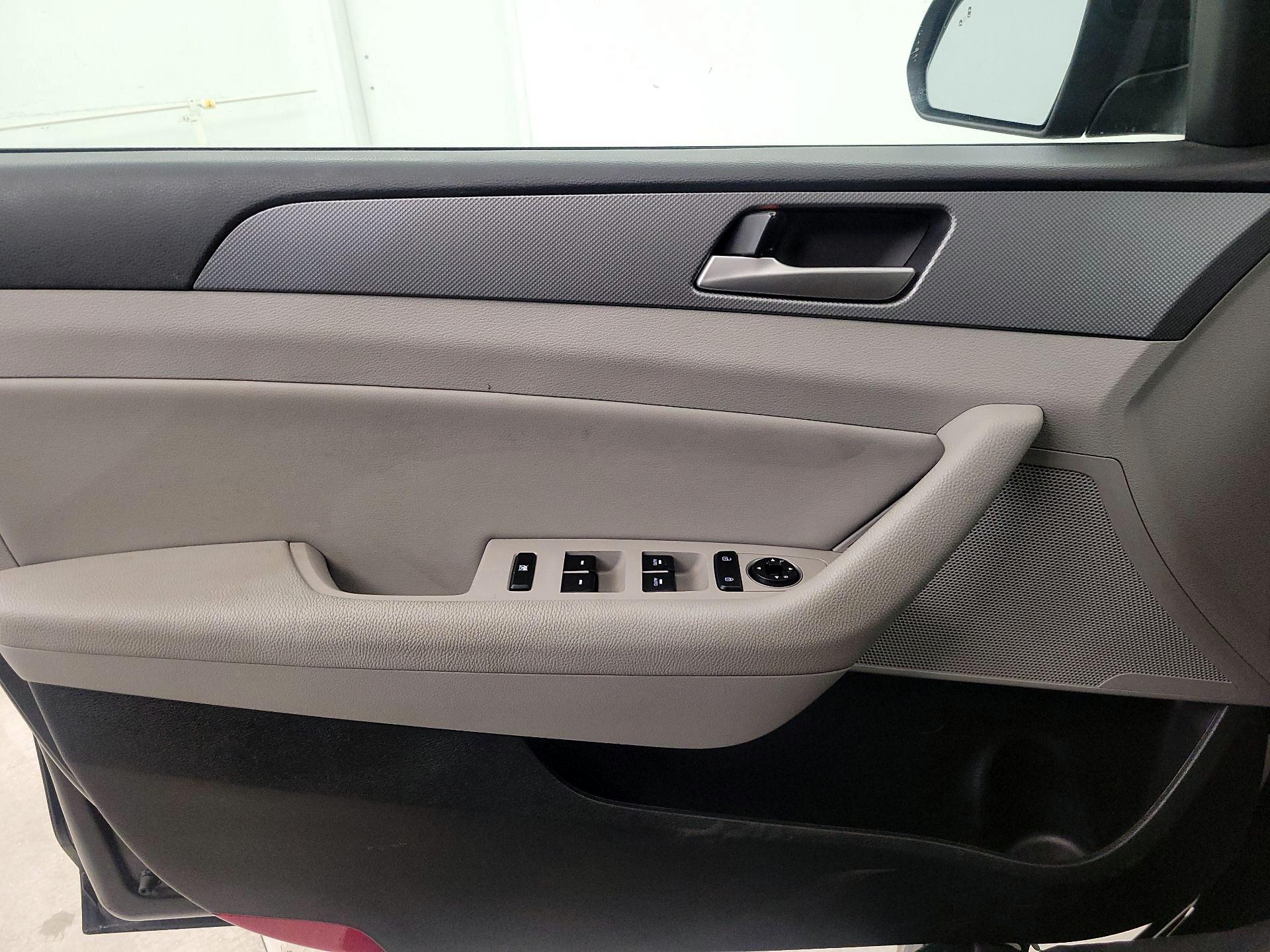 Thumbnail: 2018 Hyundai Sonata - 12