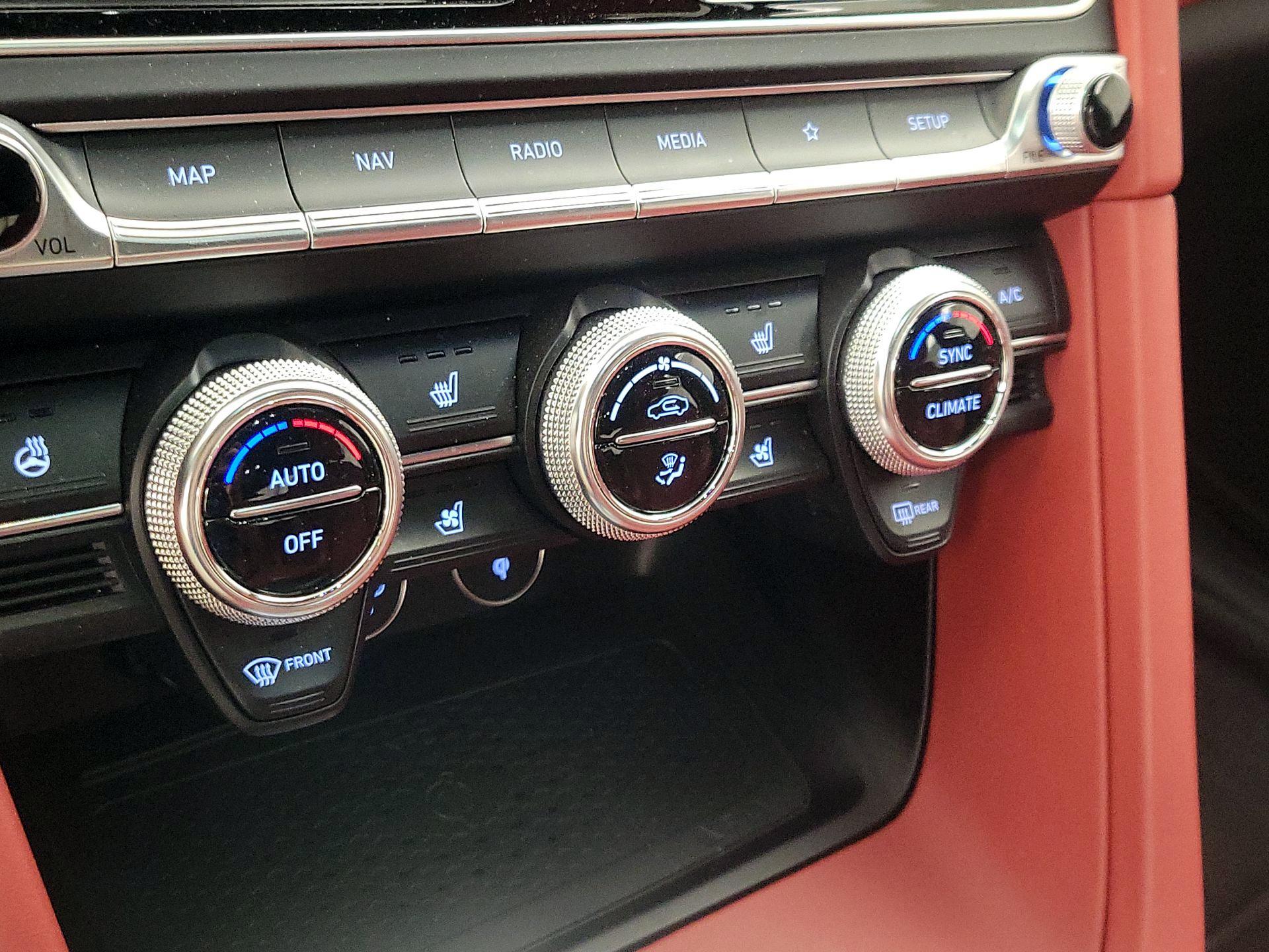 Thumbnail: 2023 Genesis G70 - 17