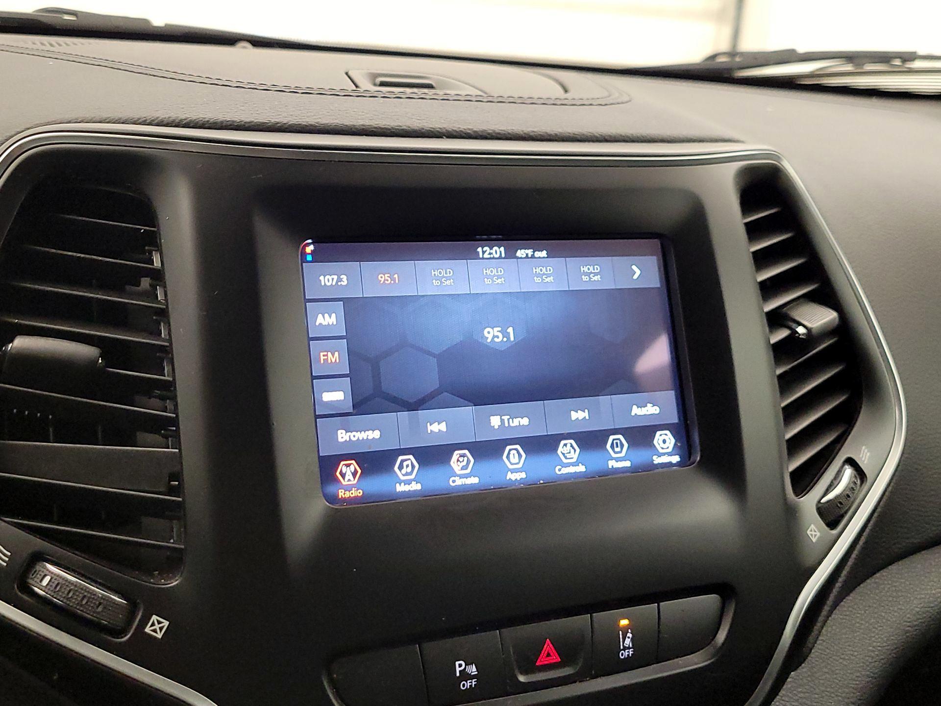 Thumbnail: 2021 Jeep Cherokee - 15