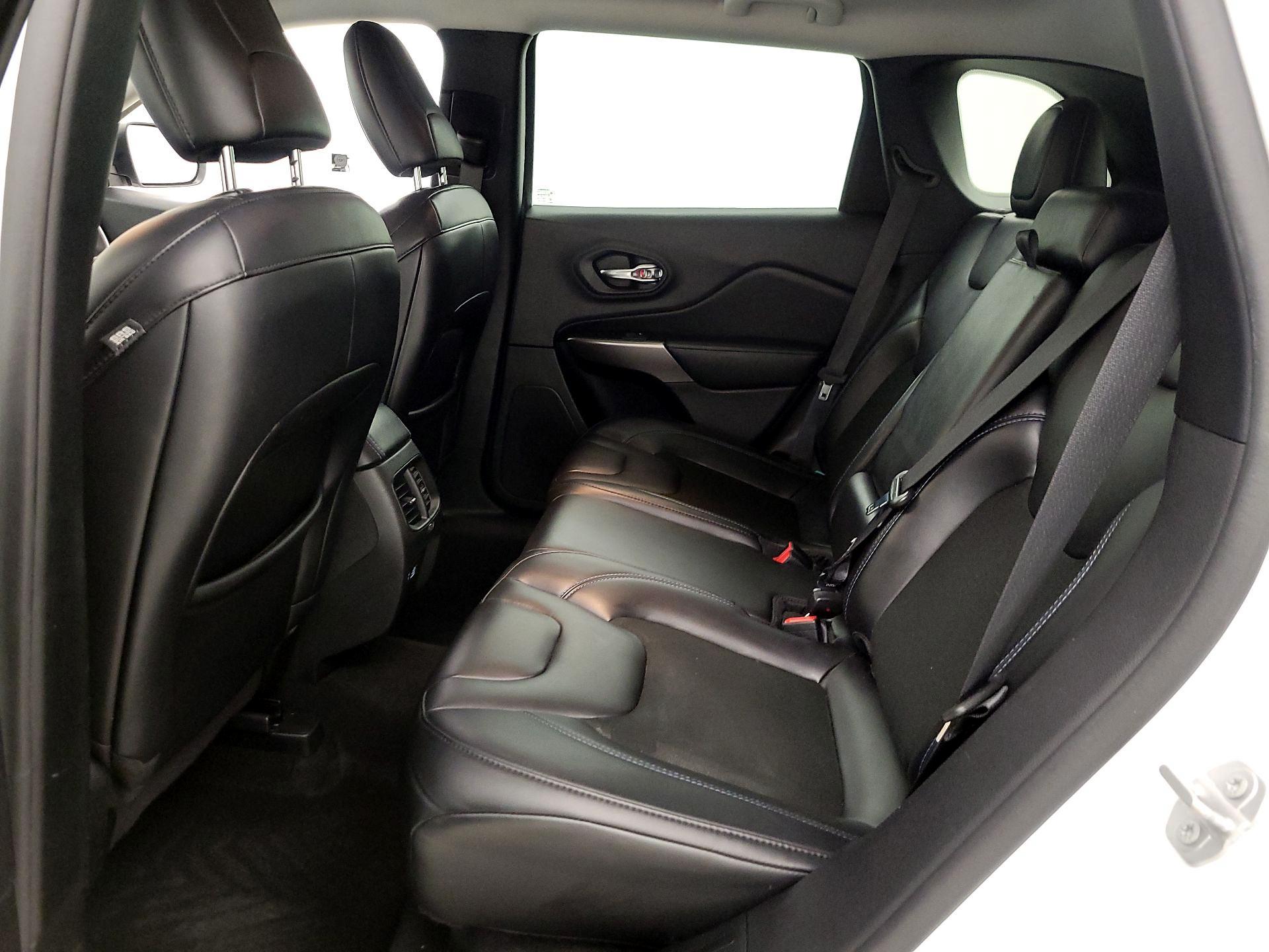 Thumbnail: 2021 Jeep Cherokee - 19