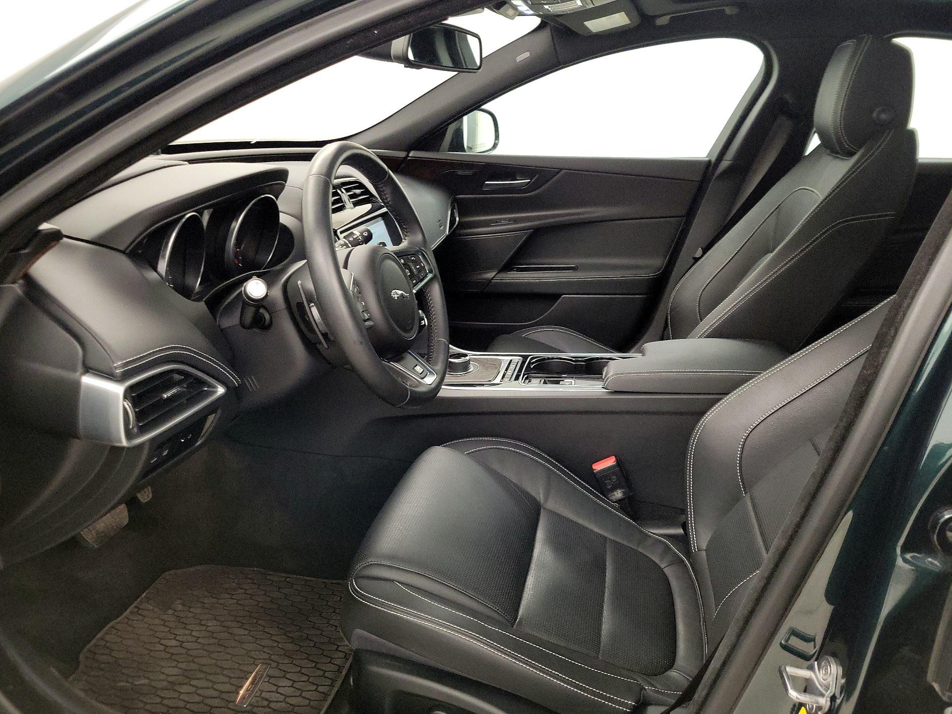 Thumbnail: 2017 Jaguar XE - 11