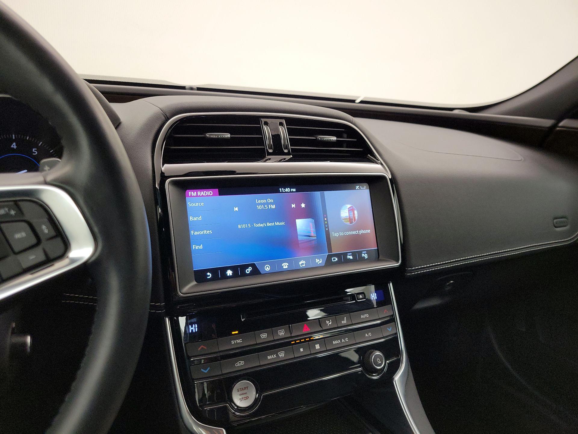 Thumbnail: 2017 Jaguar XE - 16