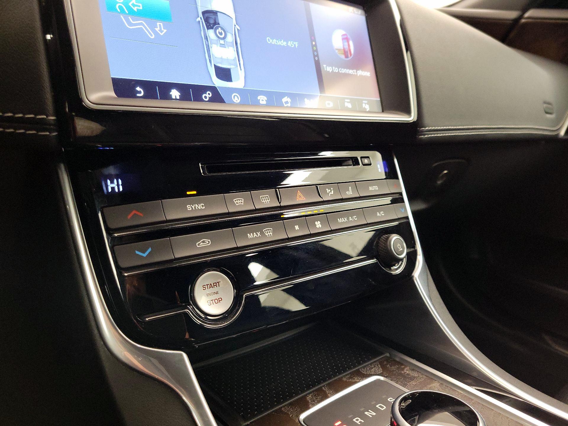 Thumbnail: 2017 Jaguar XE - 17