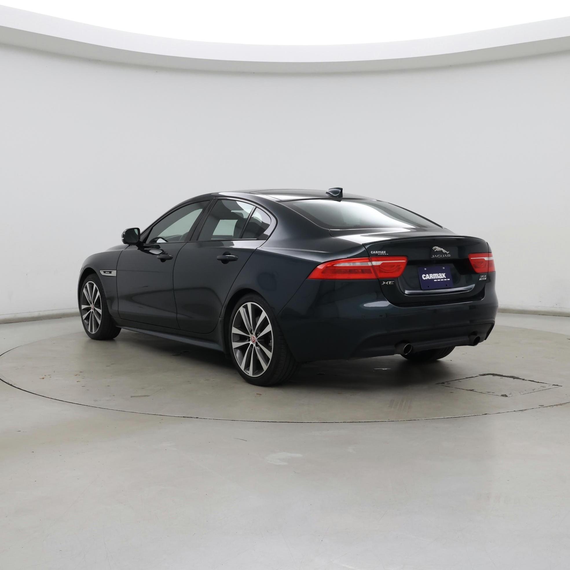 Thumbnail: 2017 Jaguar XE - 2