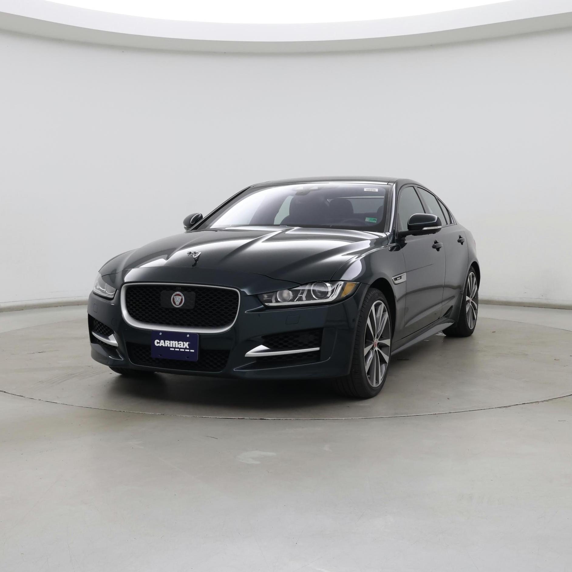 Thumbnail: 2017 Jaguar XE - 4