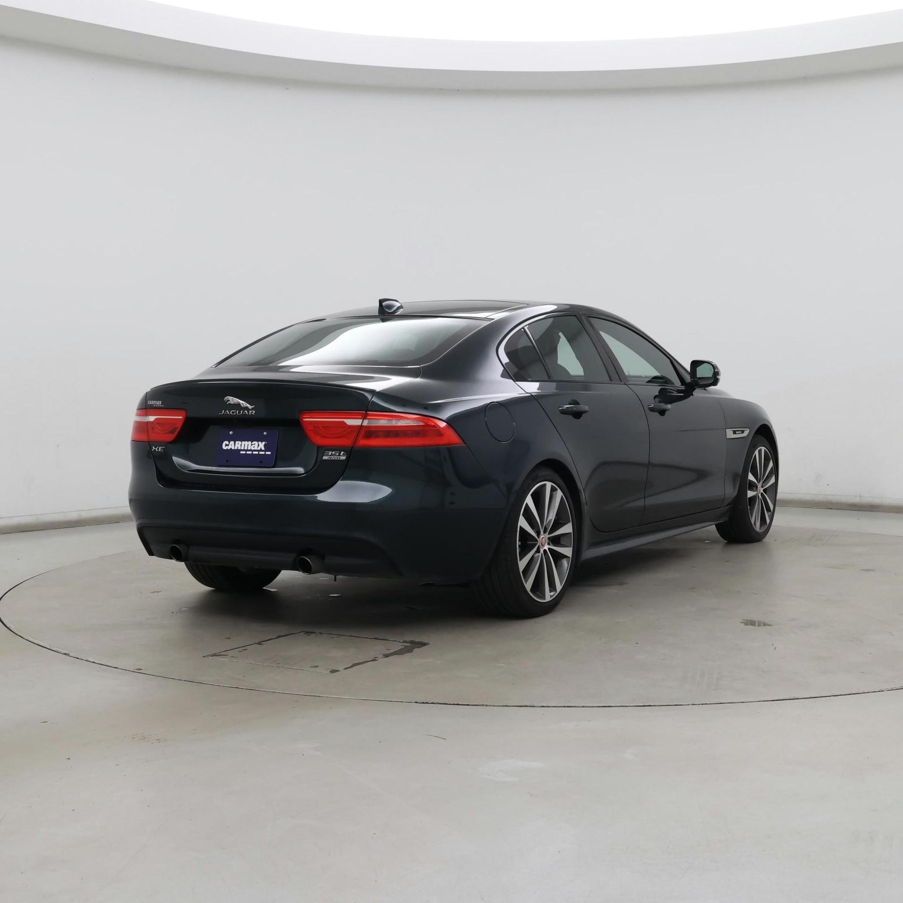 Thumbnail: 2017 Jaguar XE - 8