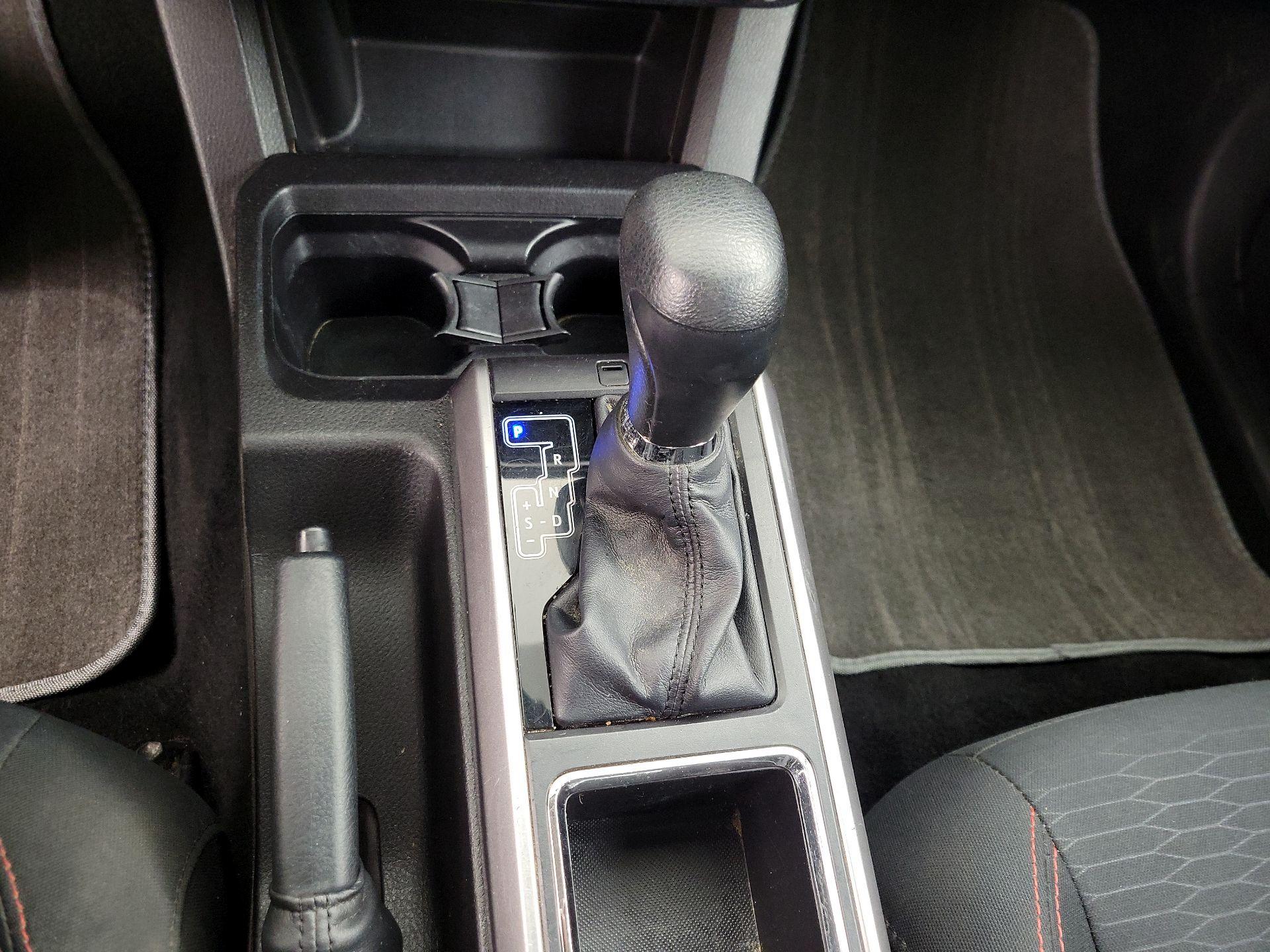 Thumbnail: 2016 Toyota Tacoma - 17