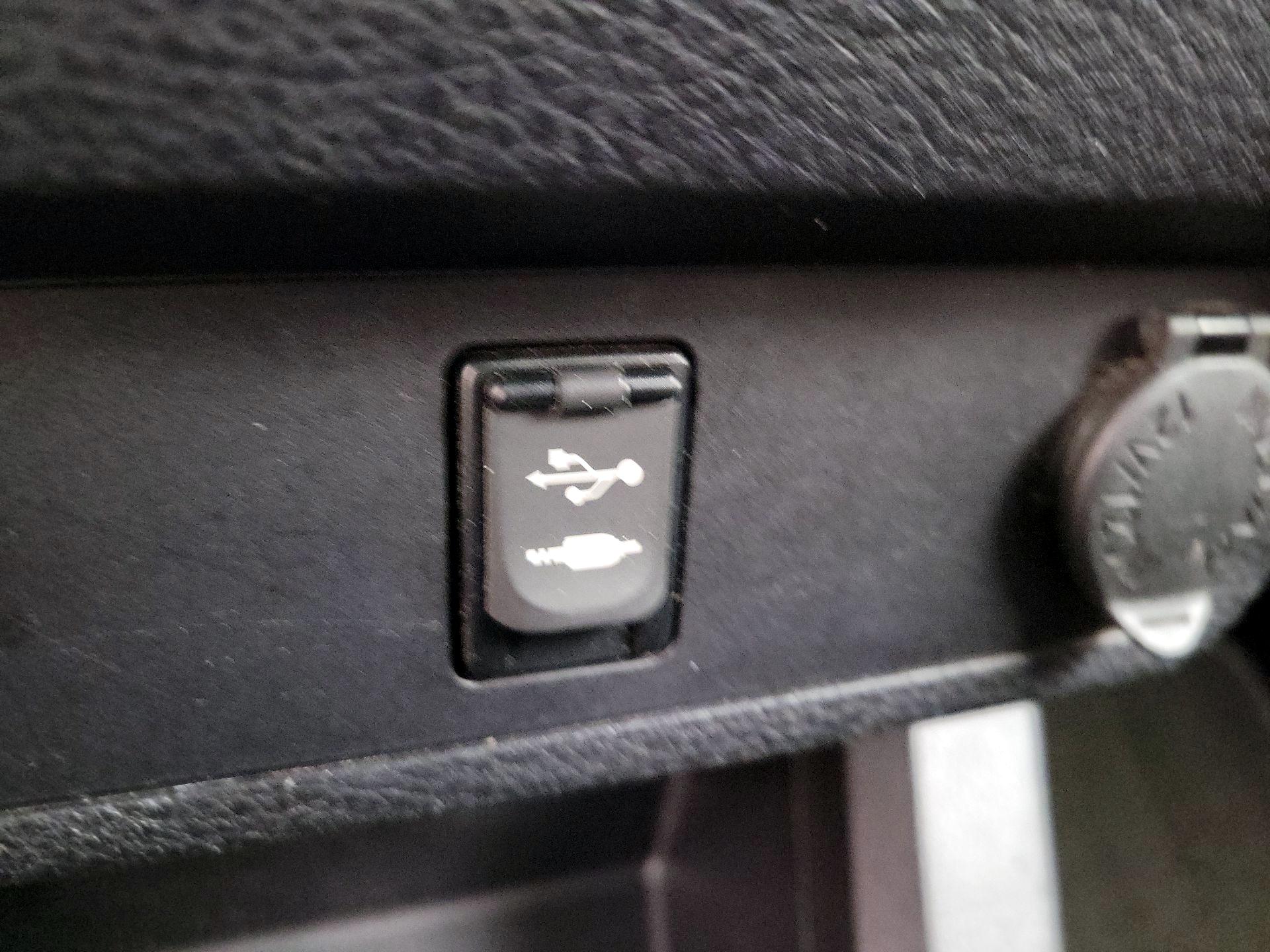 Thumbnail: 2016 Toyota Tacoma - 18