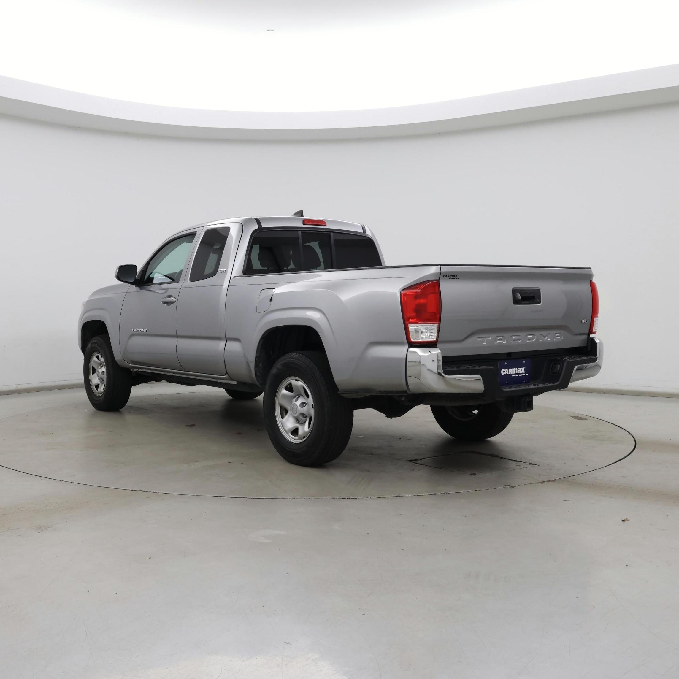 Thumbnail: 2016 Toyota Tacoma - 2