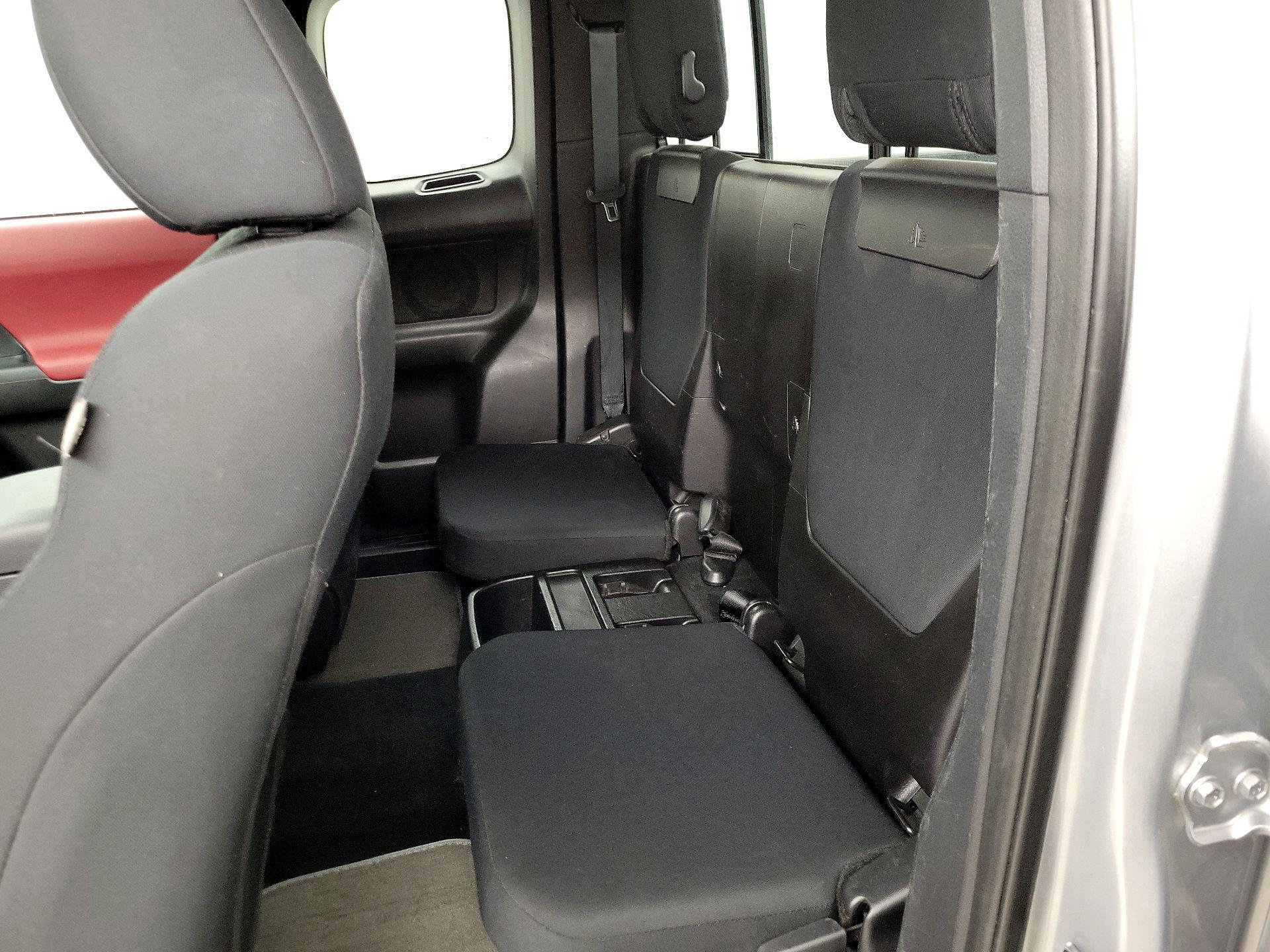 Thumbnail: 2016 Toyota Tacoma - 19