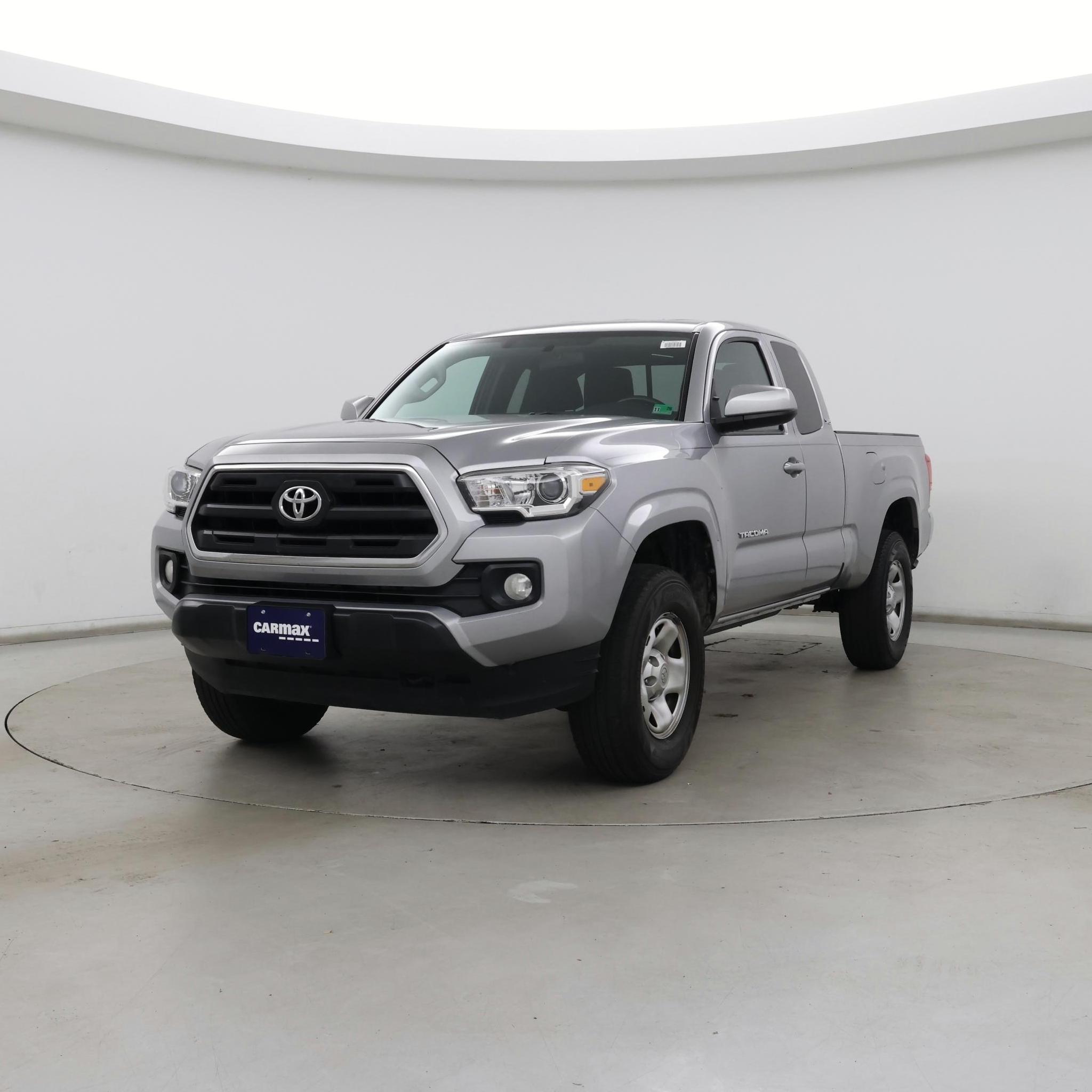 Thumbnail: 2016 Toyota Tacoma - 4