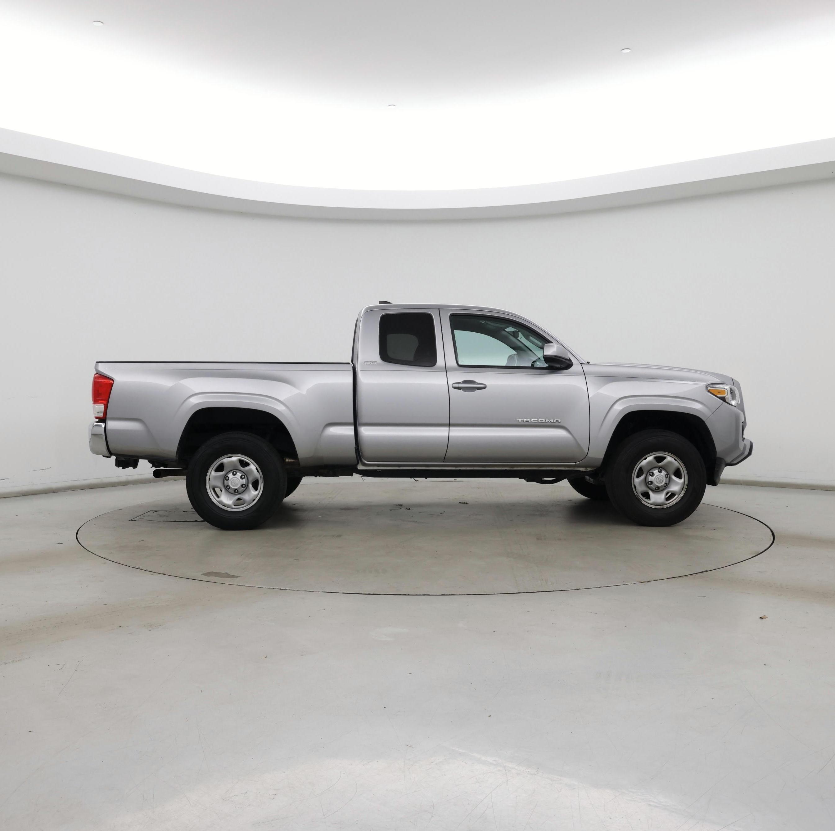 Thumbnail: 2016 Toyota Tacoma - 7