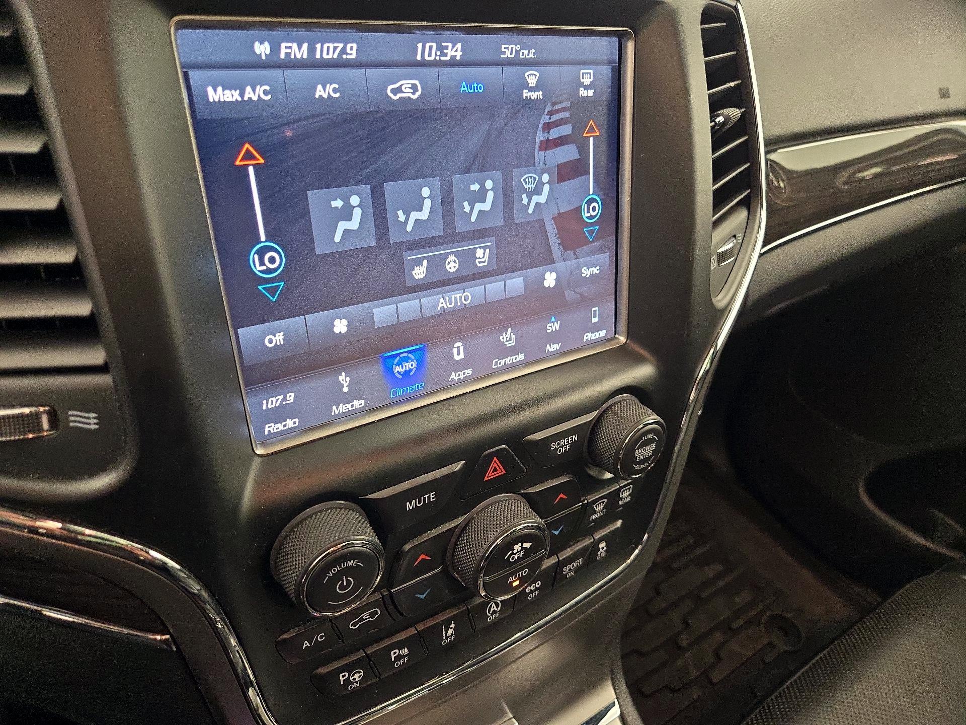 Thumbnail: 2018 Jeep Grand Cherokee - 17