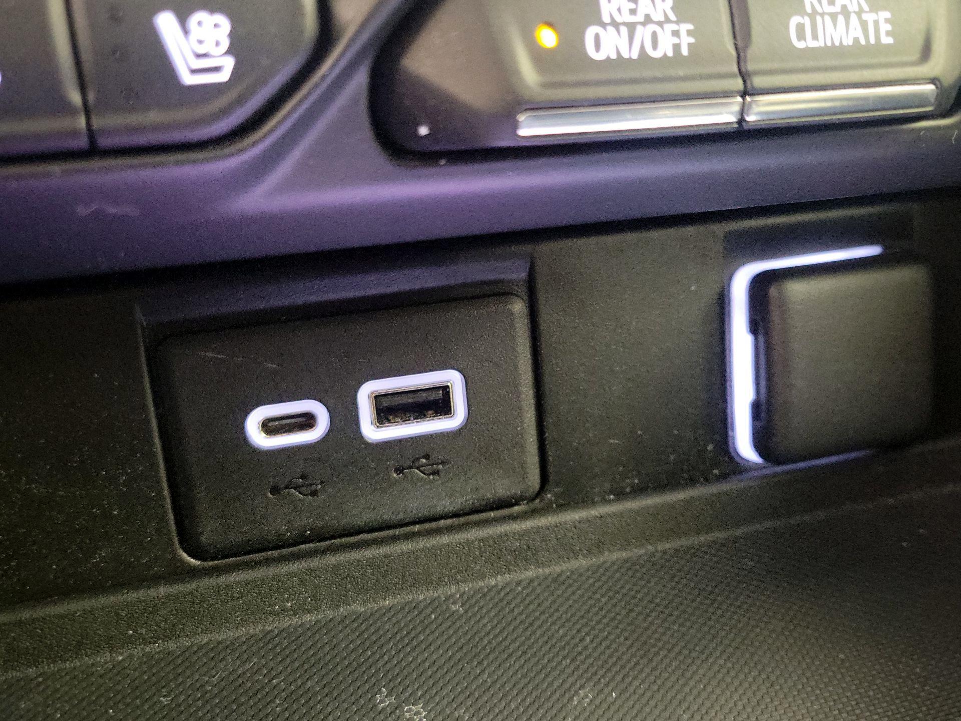 Thumbnail: 2021 GMC Yukon - 17