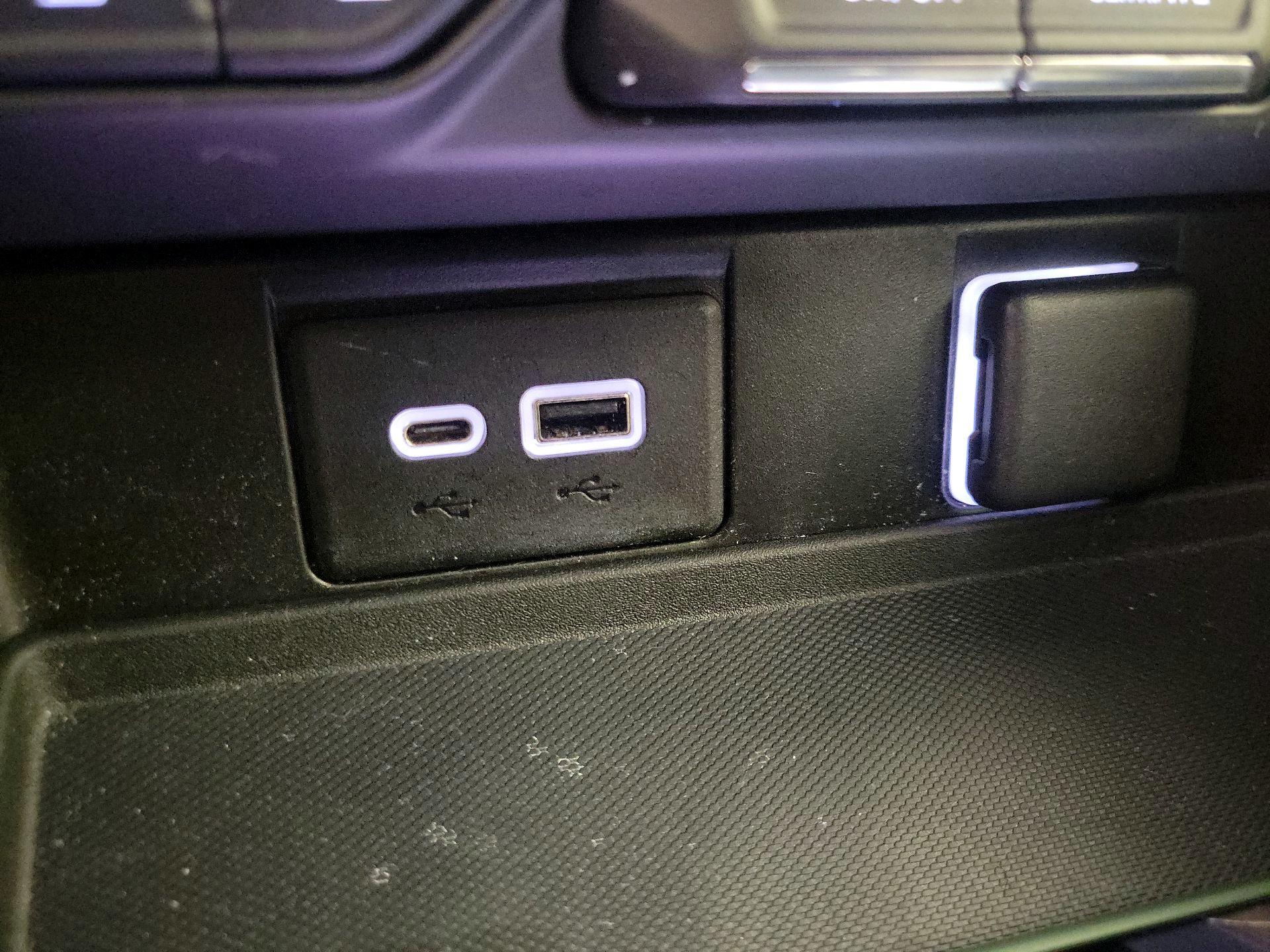 Thumbnail: 2021 GMC Yukon - 18