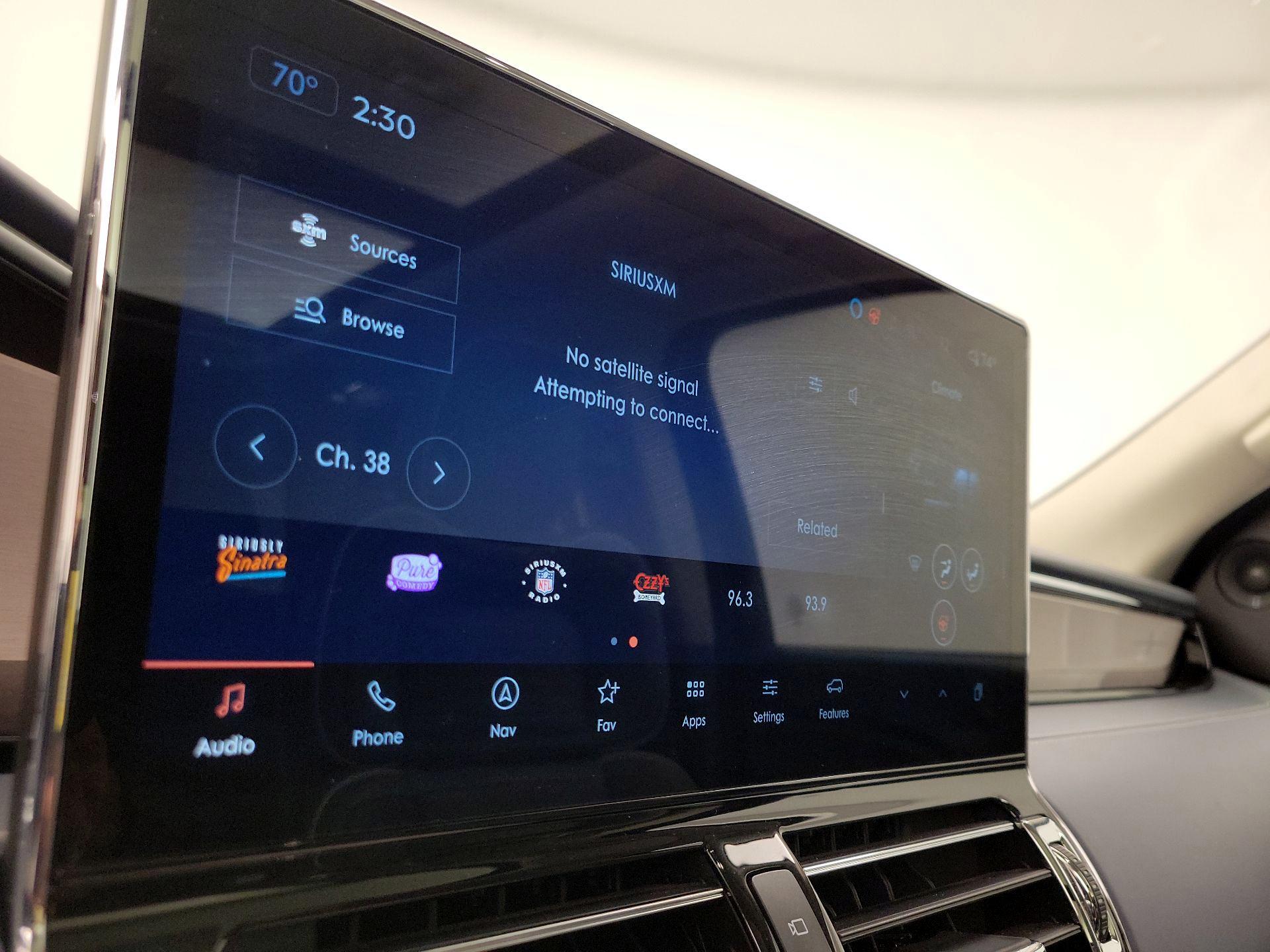 Thumbnail: 2023 Lincoln Navigator - 16