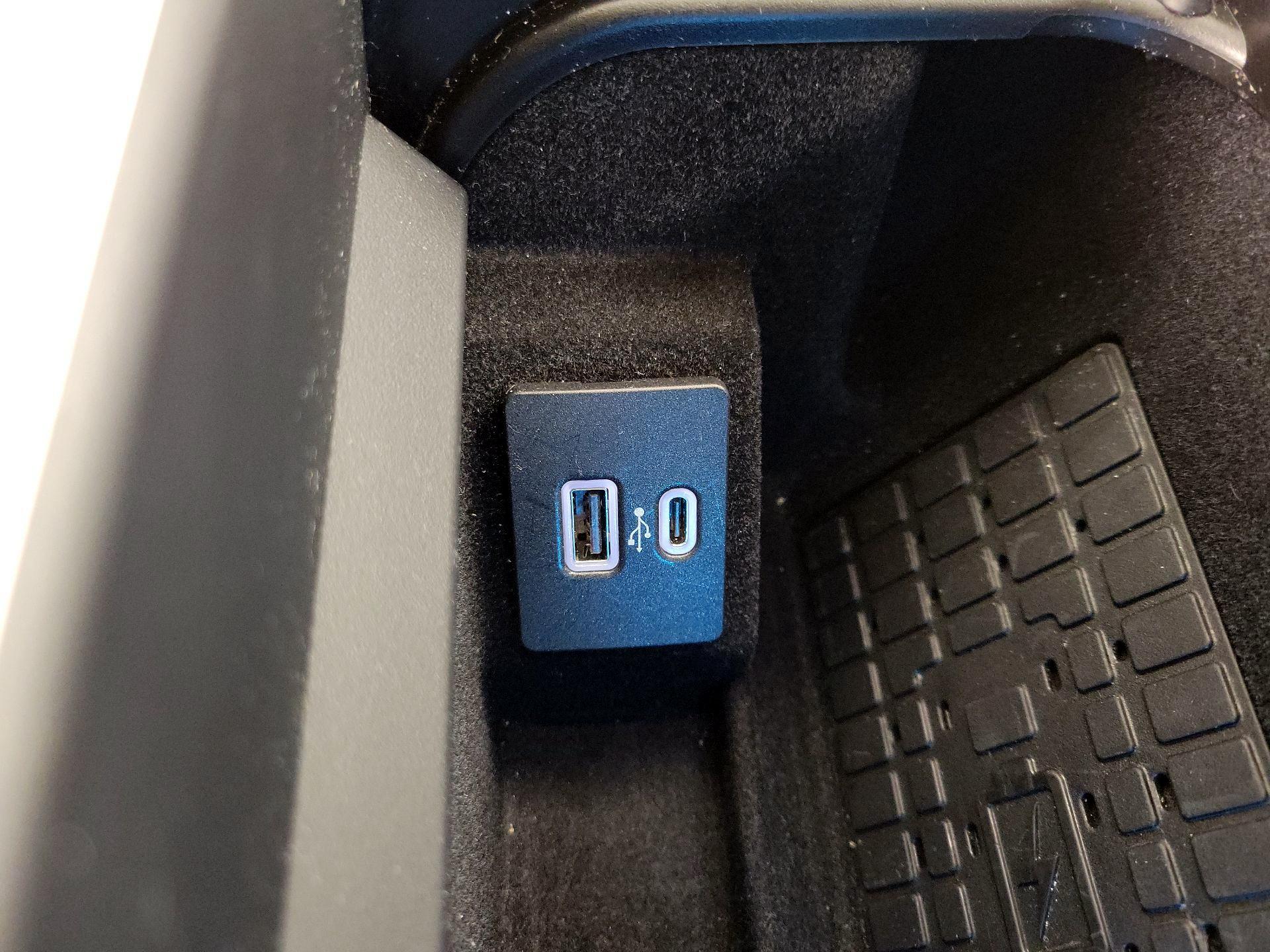 Thumbnail: 2023 Lincoln Navigator - 19