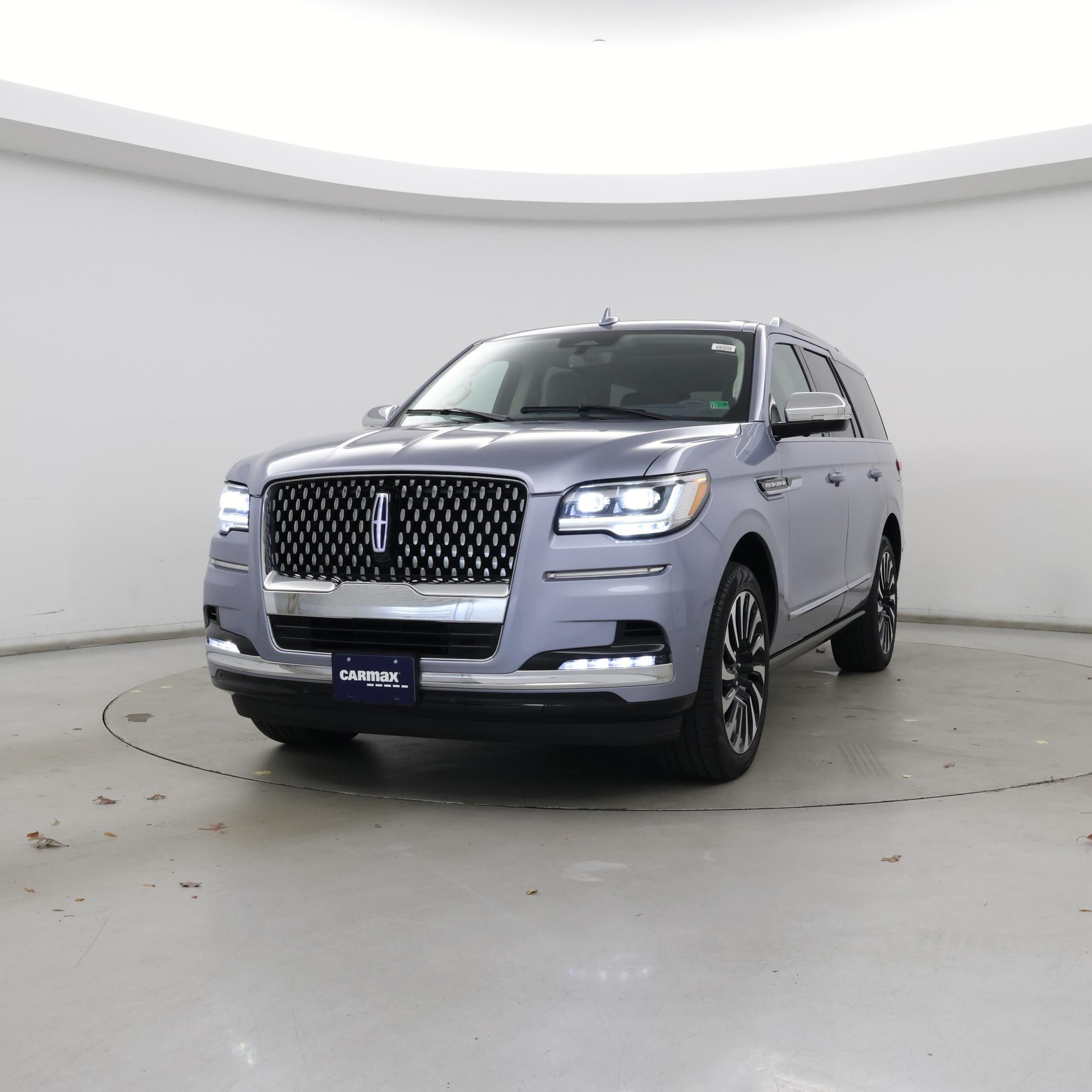 Thumbnail: 2023 Lincoln Navigator - 4