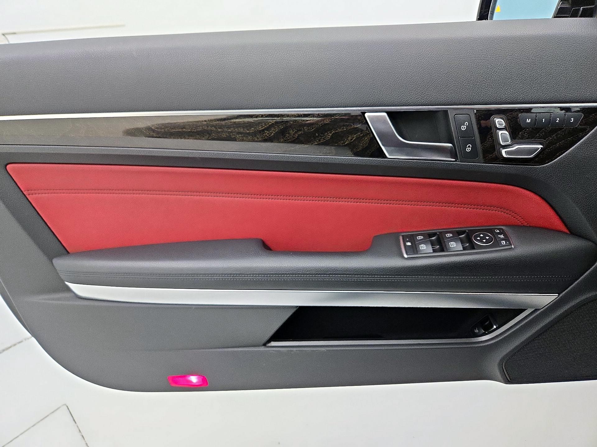 Thumbnail: 2016 Mercedes-Benz E-Class - 12