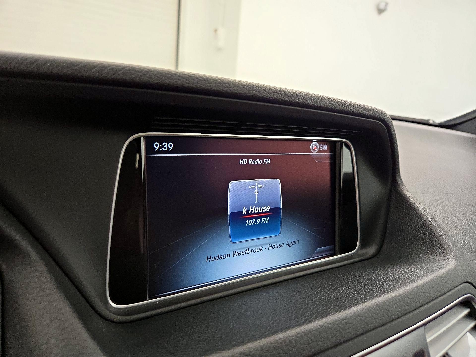 Thumbnail: 2016 Mercedes-Benz E-Class - 15