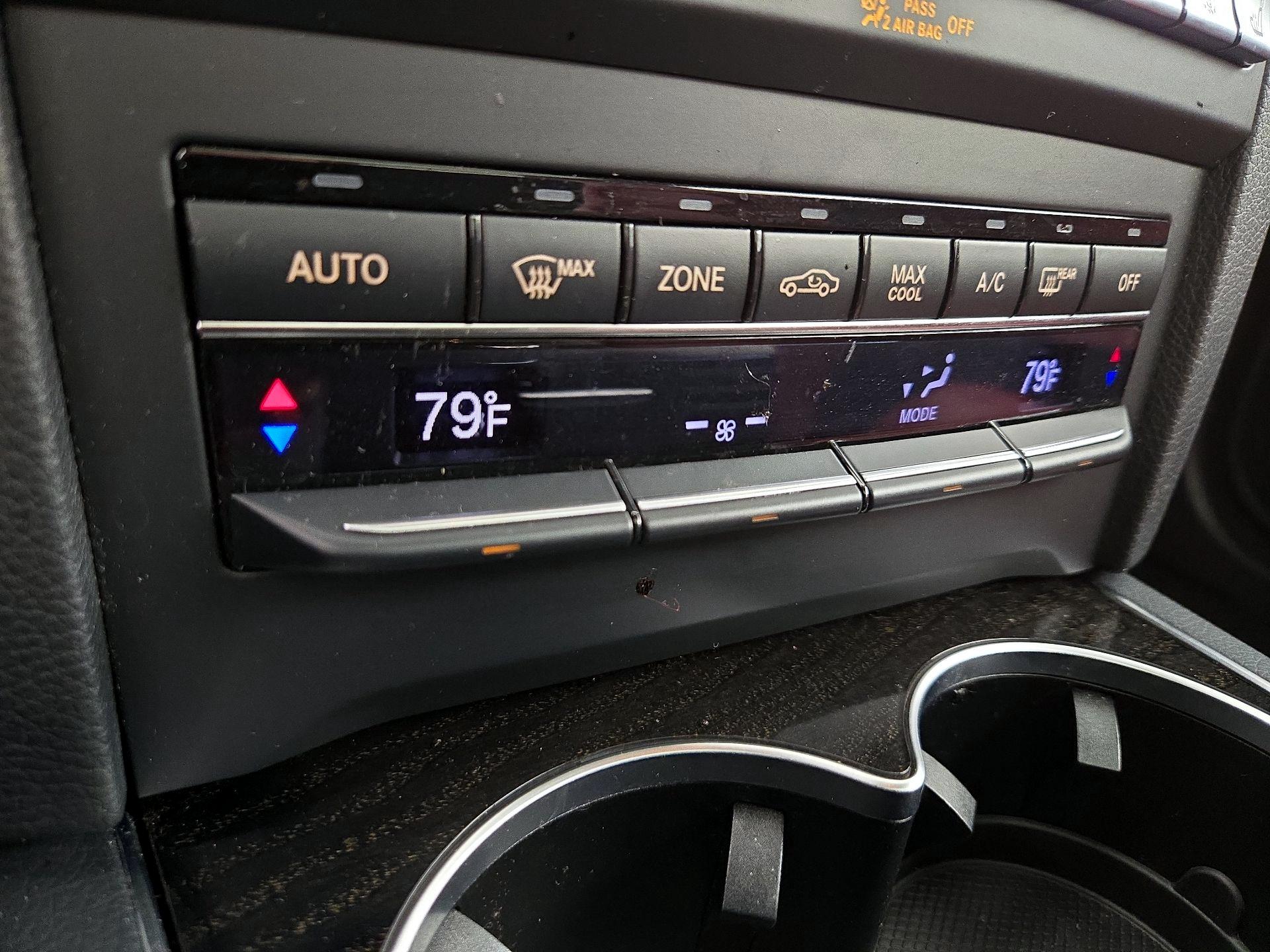 Thumbnail: 2016 Mercedes-Benz E-Class - 16