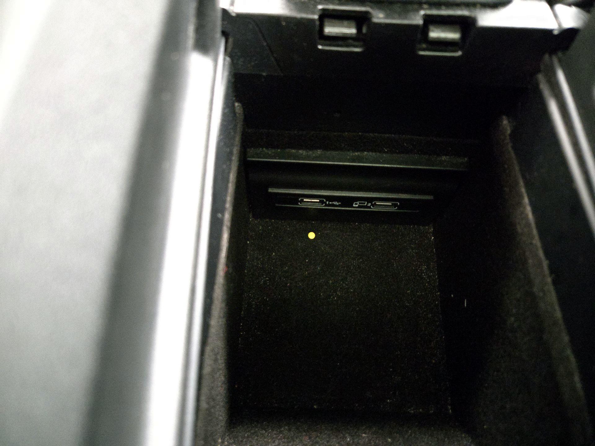 Thumbnail: 2016 Mercedes-Benz E-Class - 18