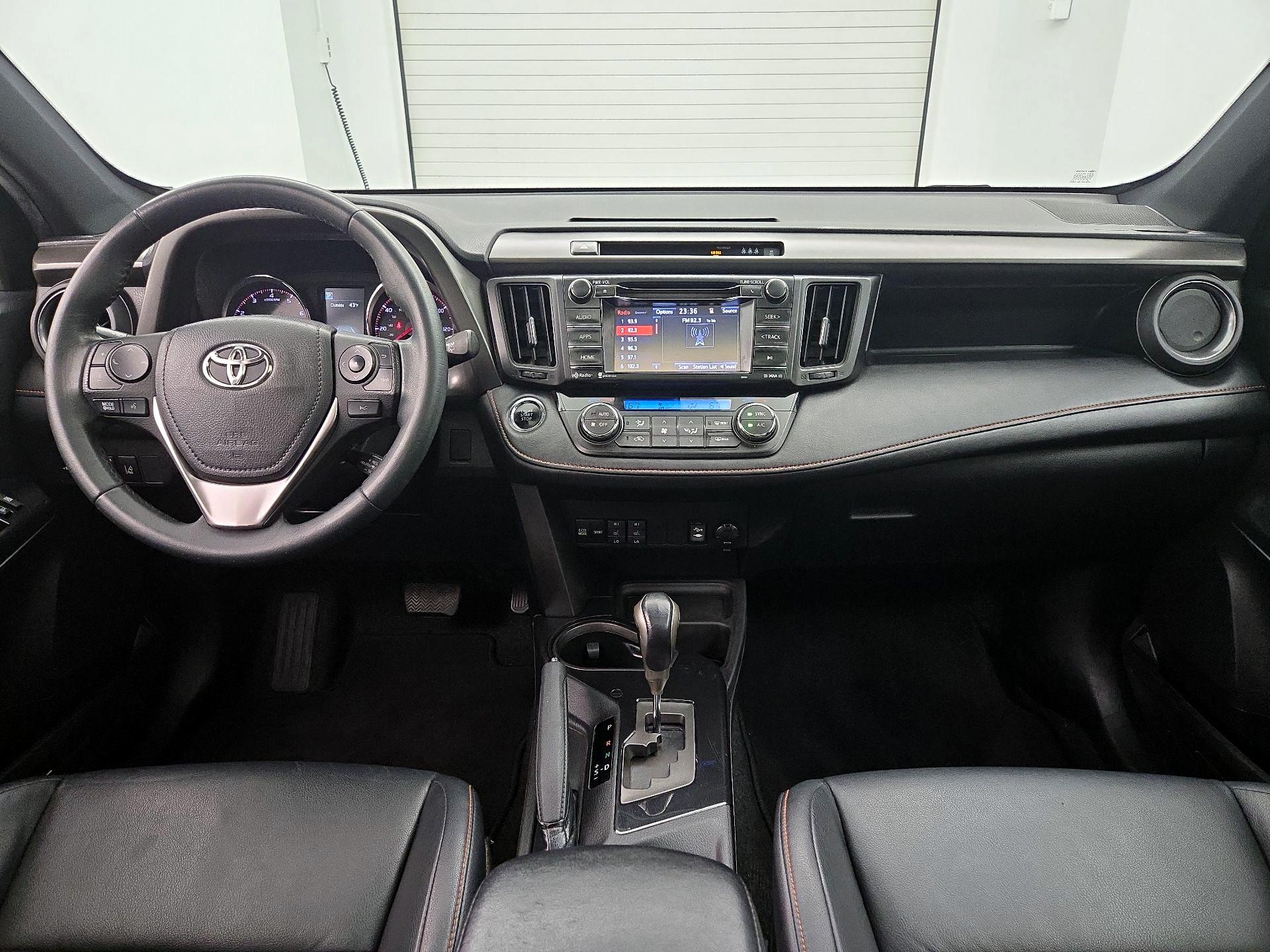 Thumbnail: 2017 Toyota RAV4 - 9