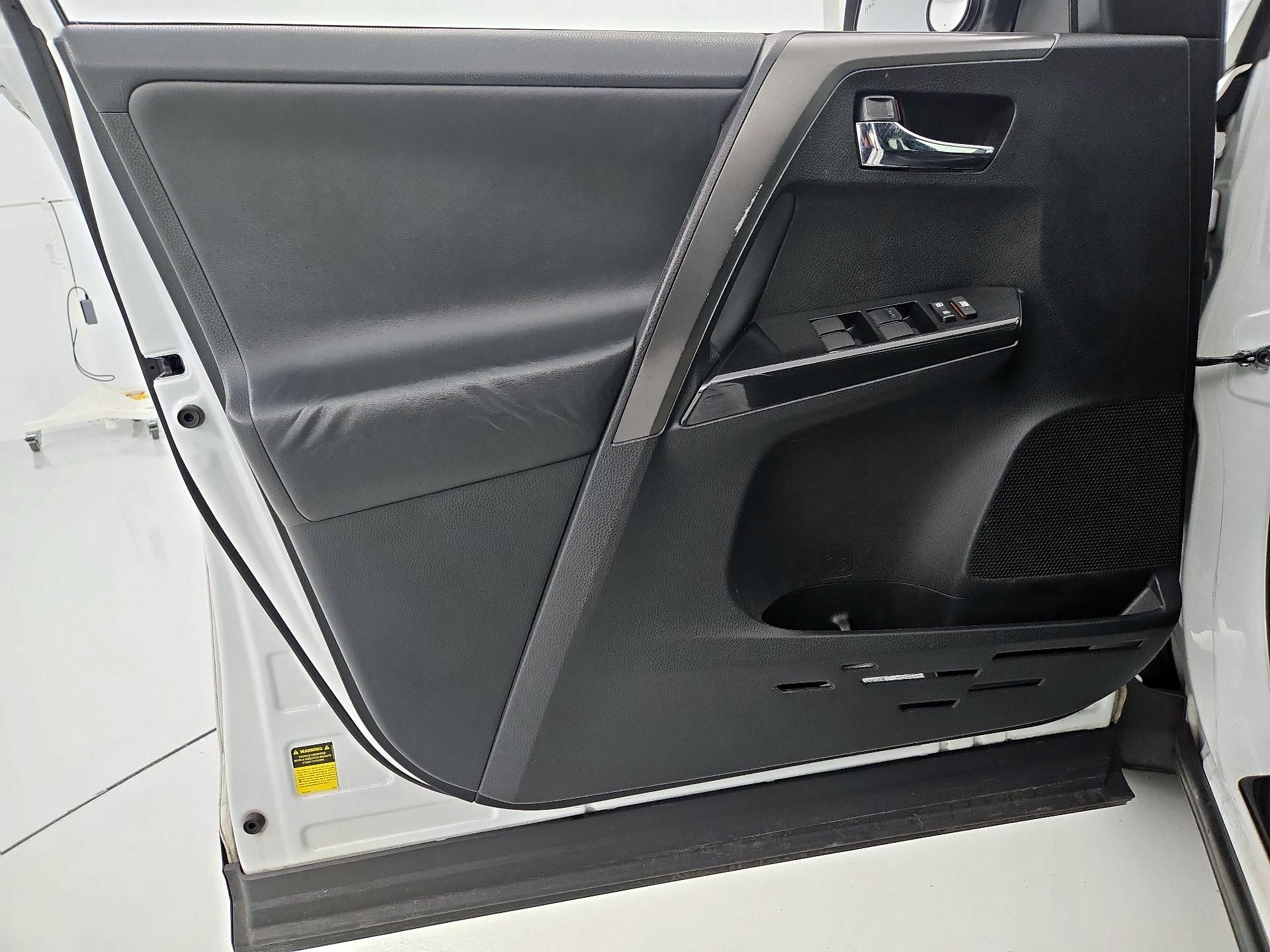 Thumbnail: 2017 Toyota RAV4 - 12