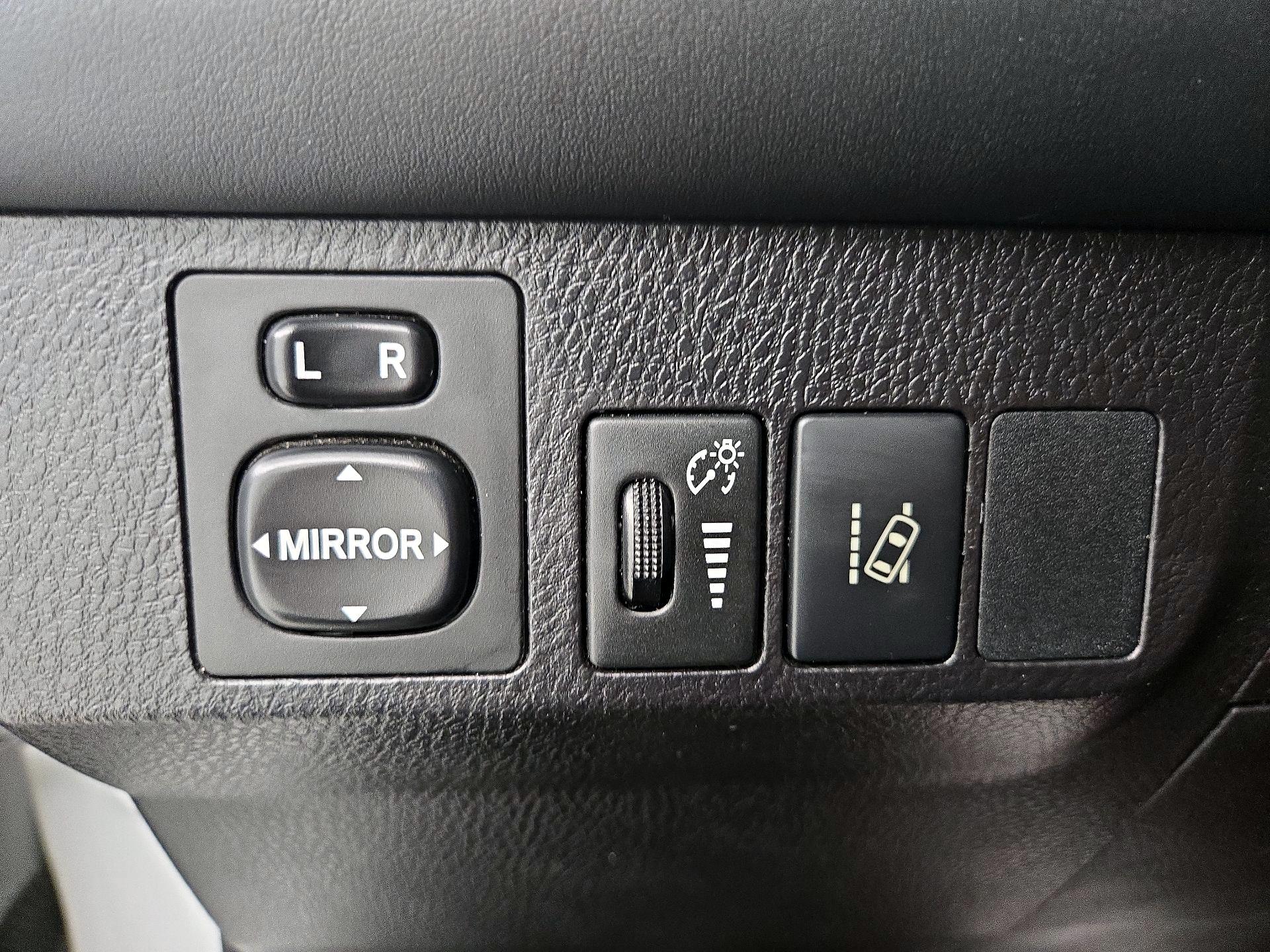 Thumbnail: 2017 Toyota RAV4 - 13