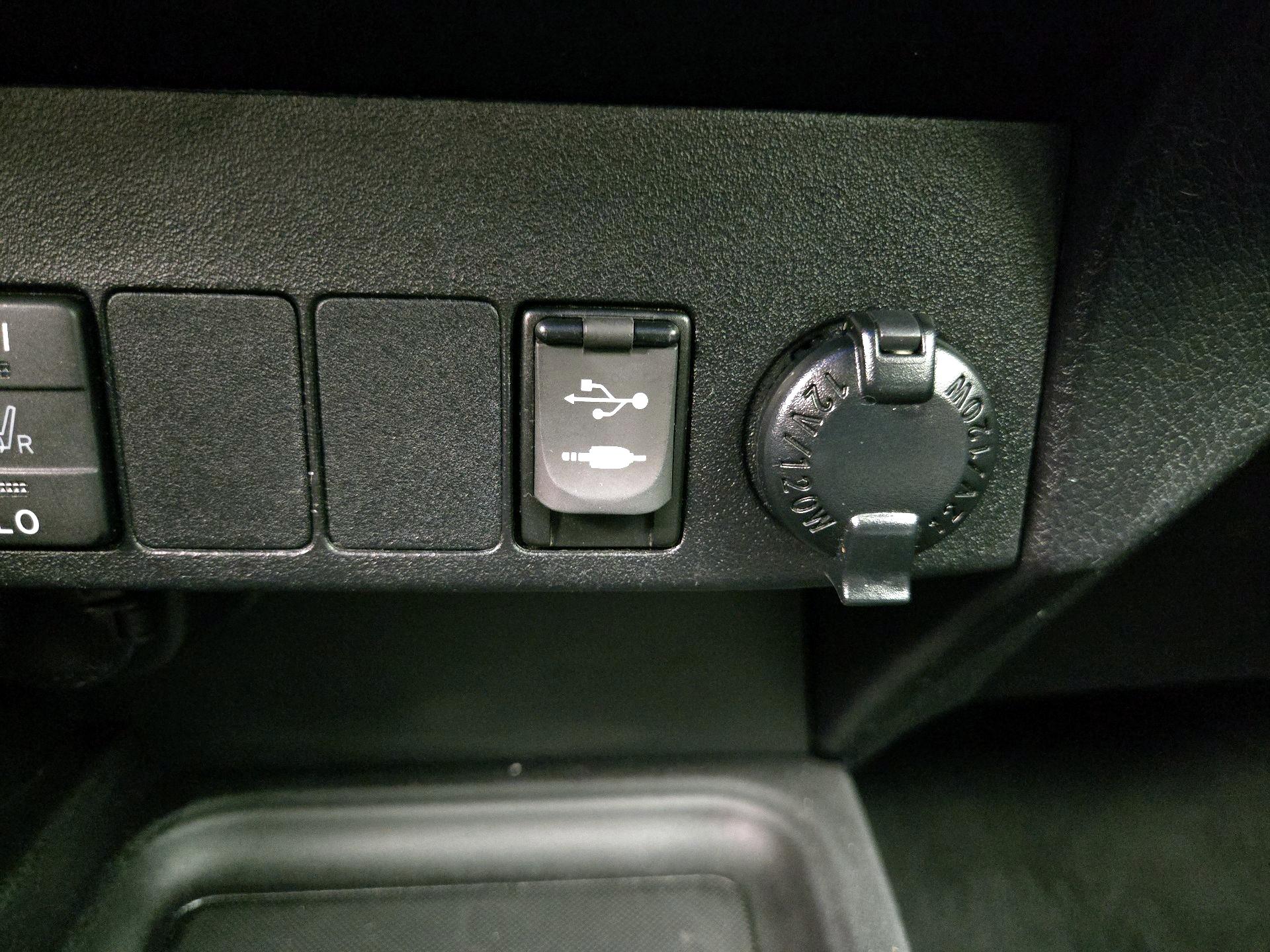 Thumbnail: 2017 Toyota RAV4 - 18