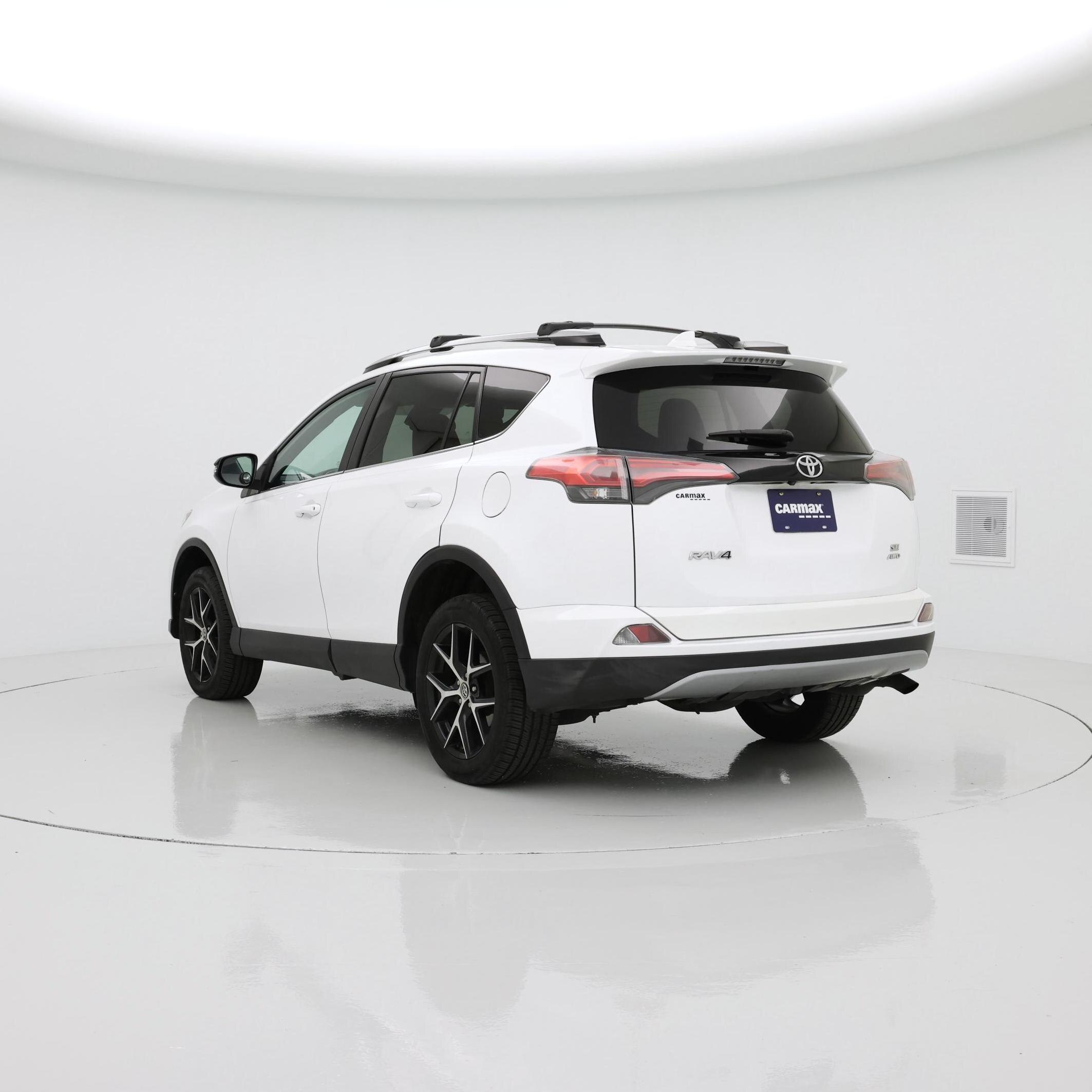 Thumbnail: 2017 Toyota RAV4 - 2