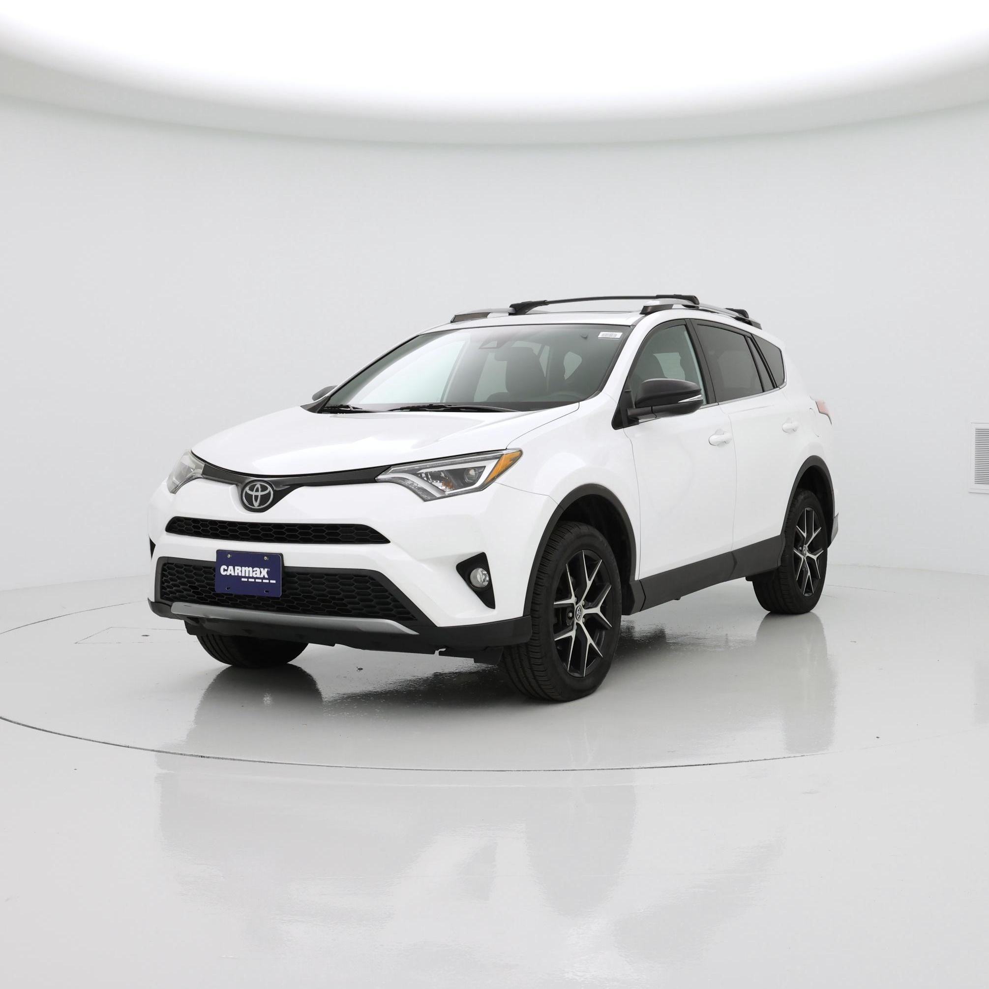 Thumbnail: 2017 Toyota RAV4 - 4